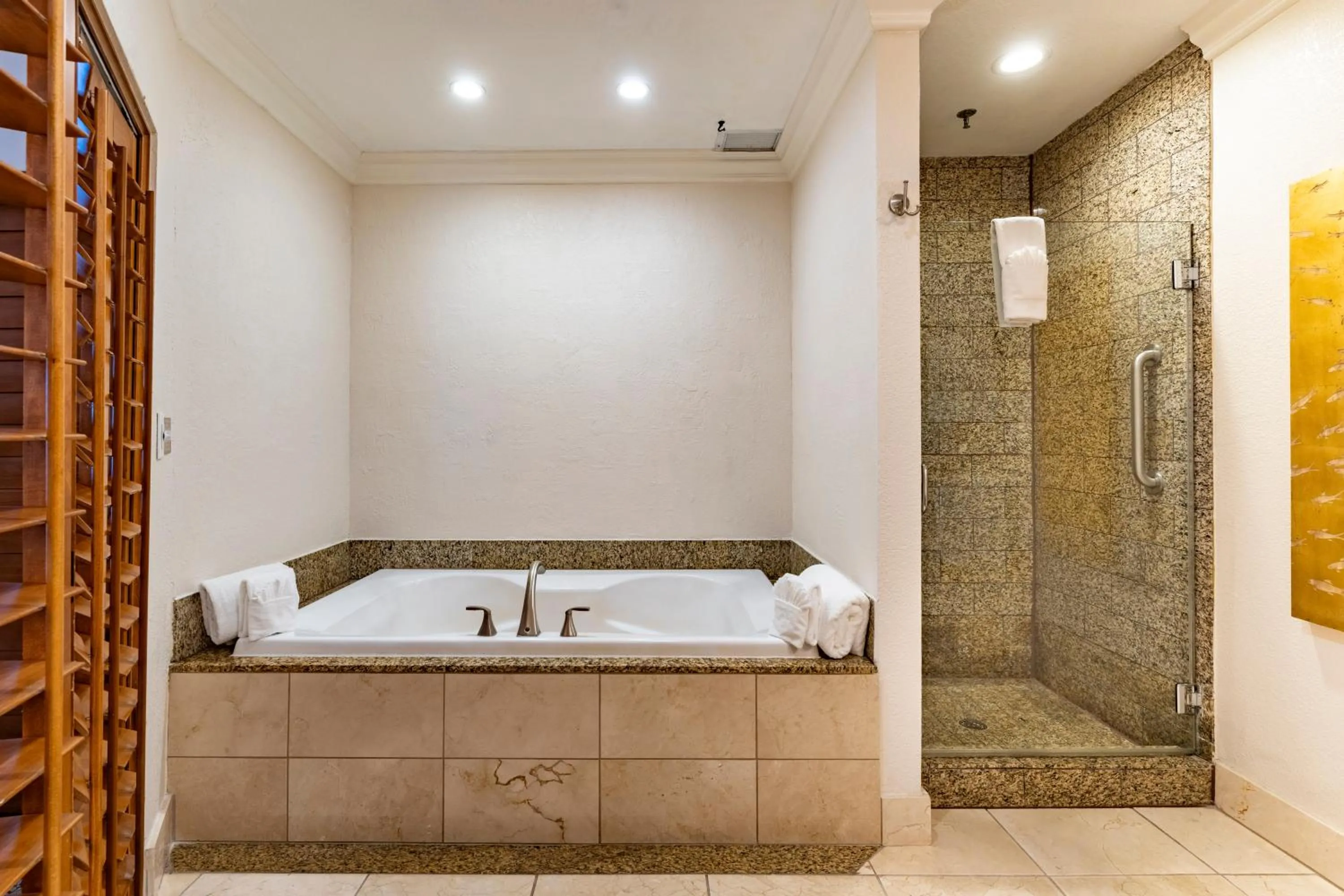 Pacific Terrace Hotel