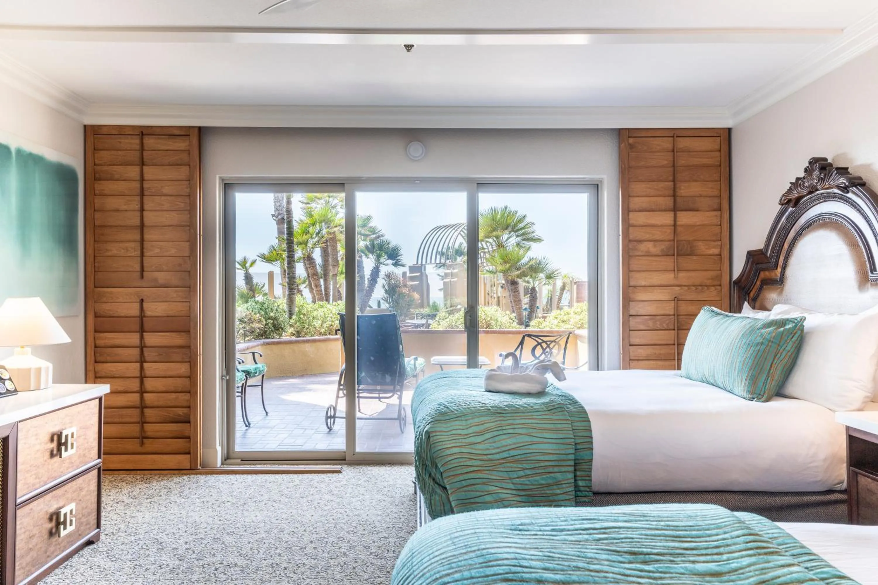 Pacific Terrace Hotel