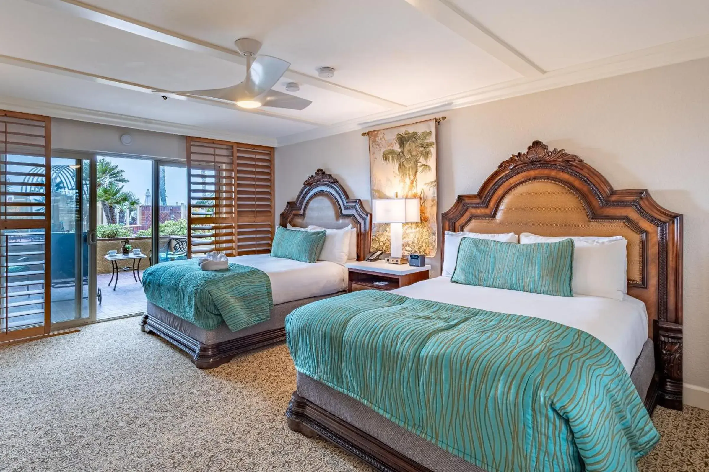 Partial Ocean View Standard Room in Pacific Terrace Hotel Partial Ocean View Standard Room in Pacific Terrace Hotel