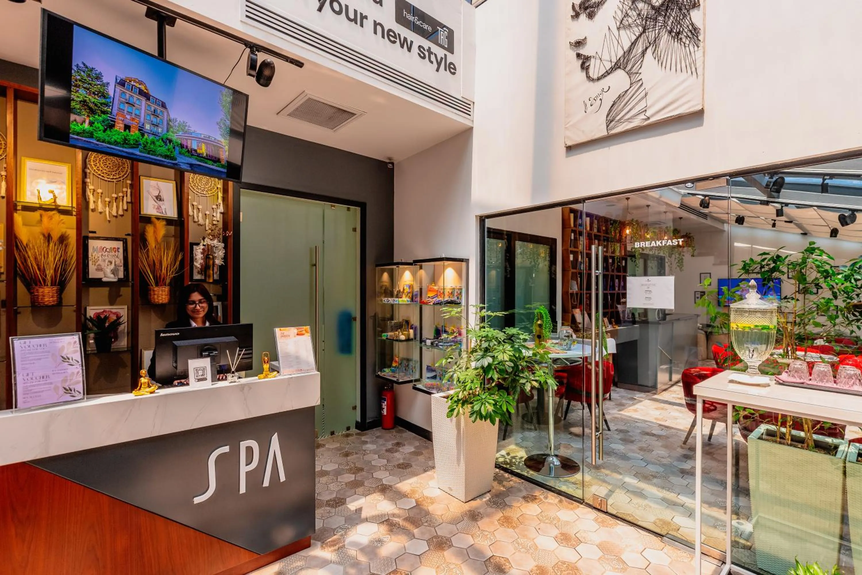 Restaurant/places to eat in Ivy Garden Hotel Baku