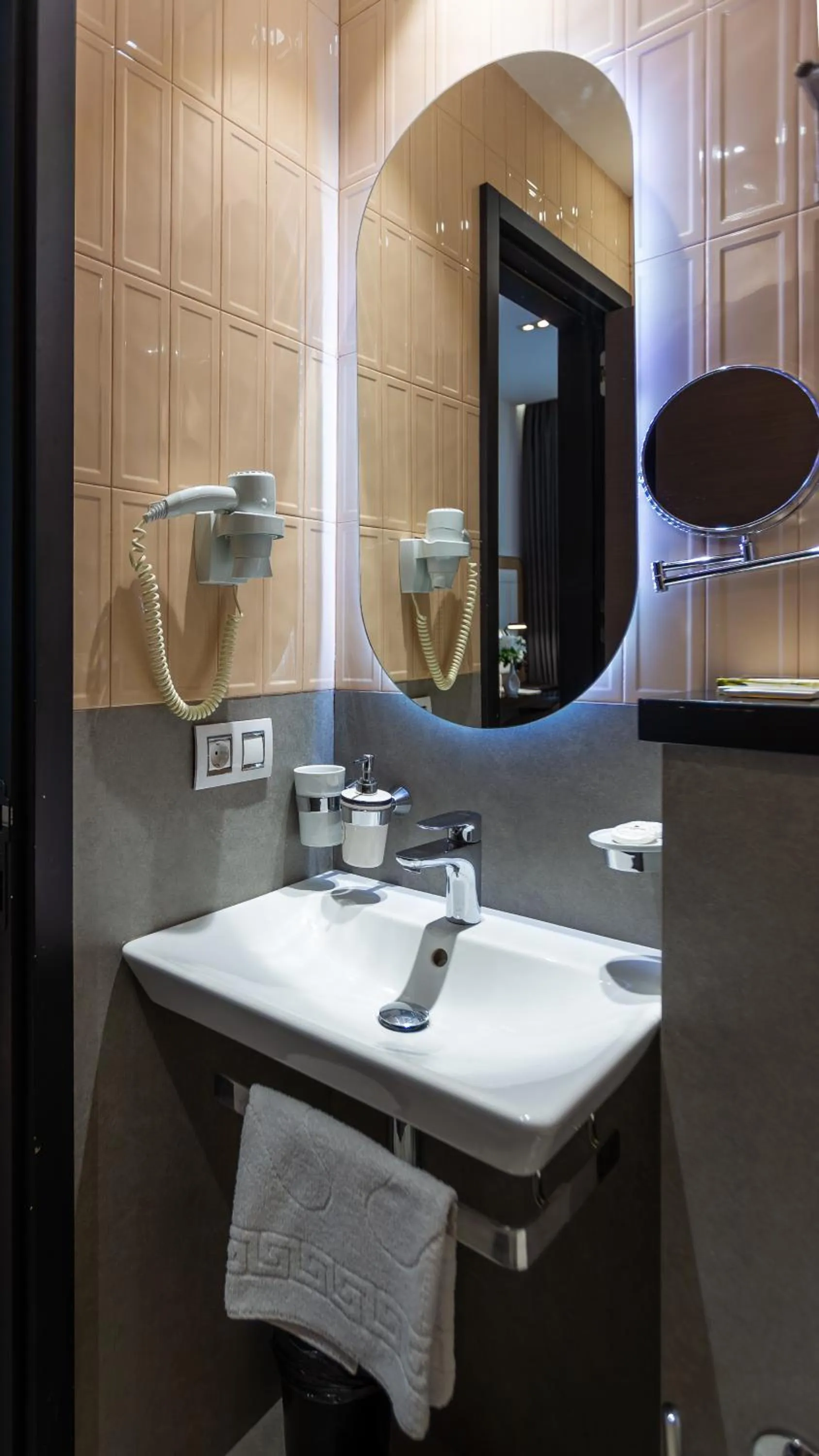 Shower in Ivy Garden Hotel Baku