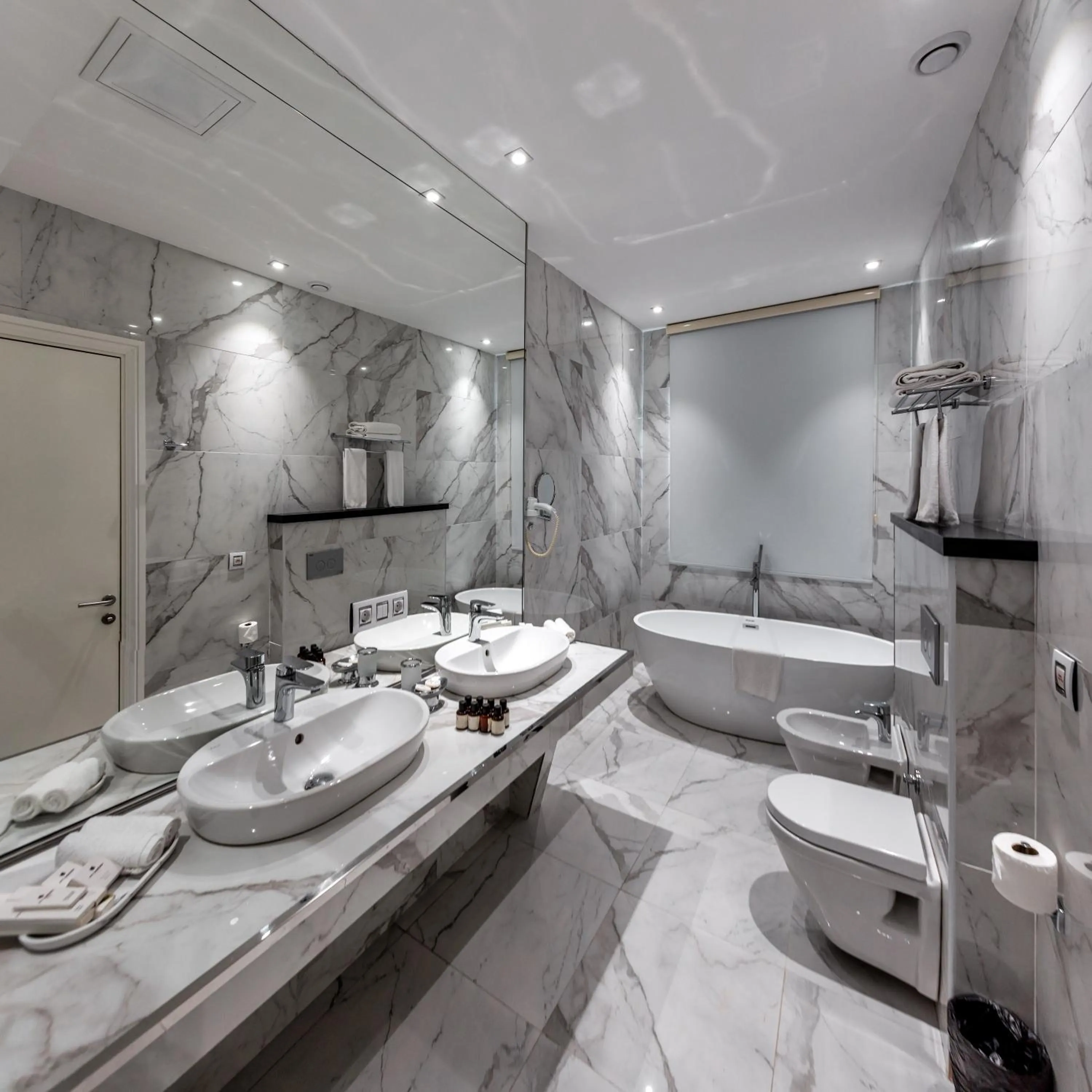 Shower in Ivy Garden Hotel Baku