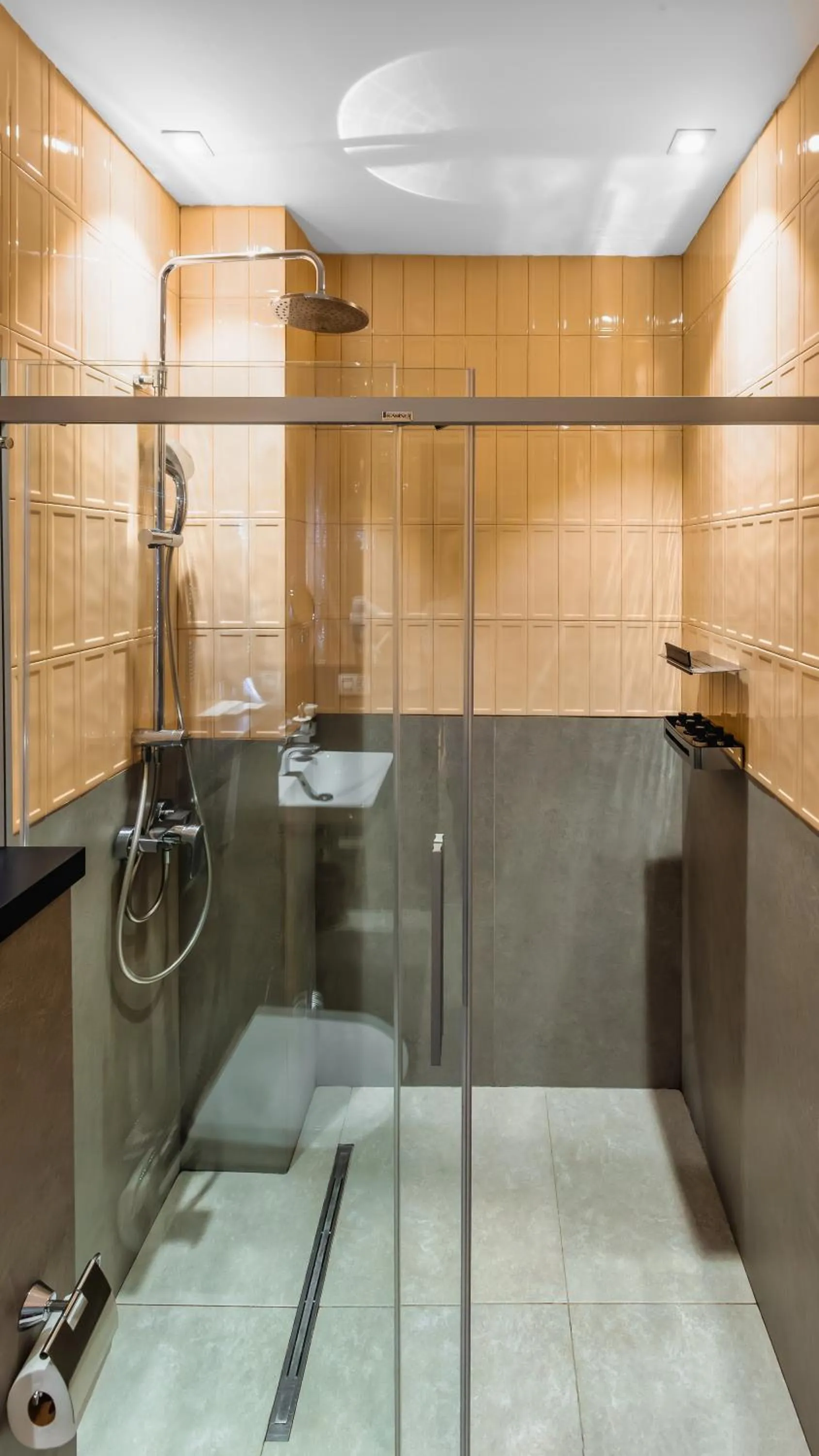 Shower in Ivy Garden Hotel Baku