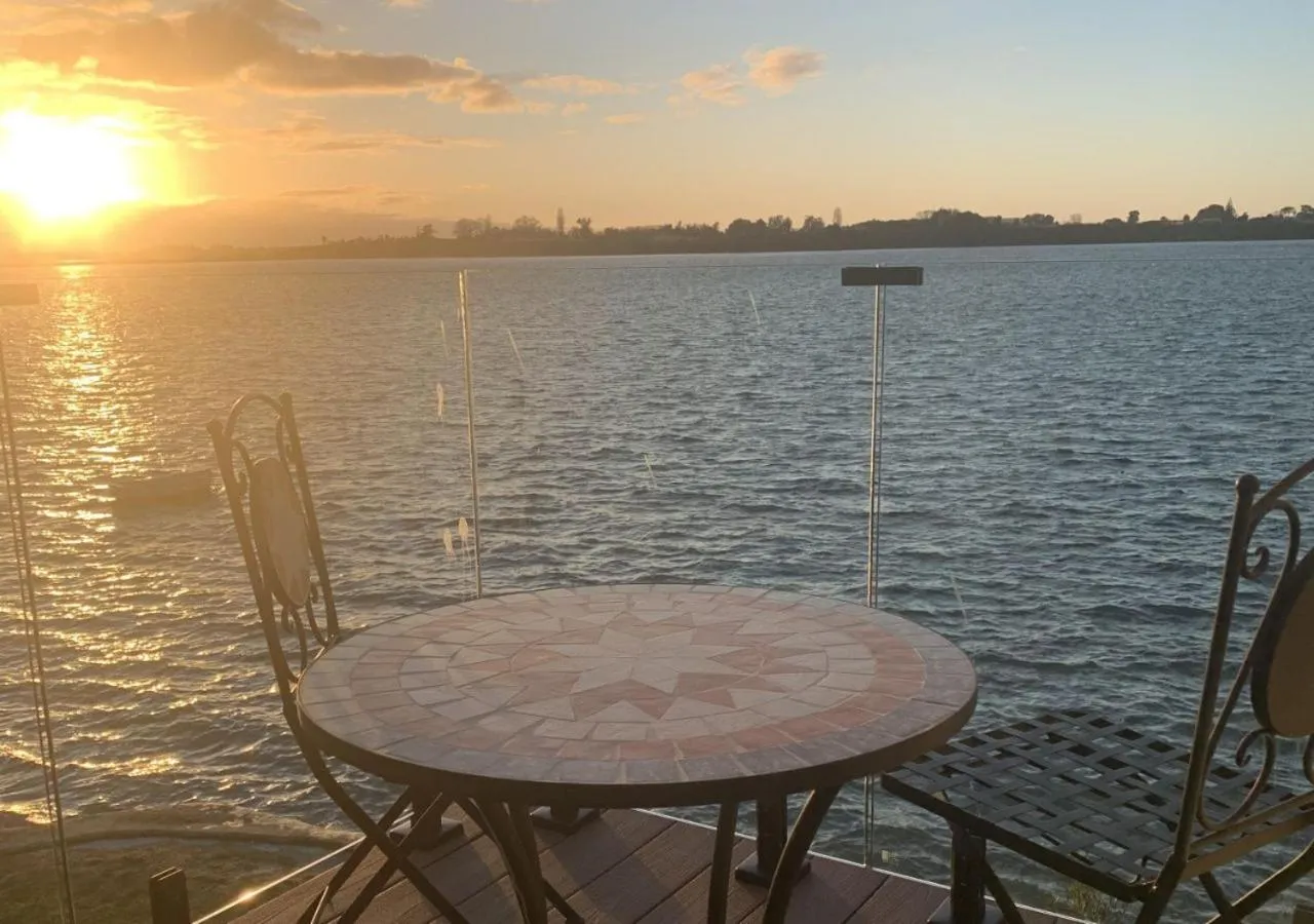 Natural landscape in Harbour View Motel and Waterfront Apartments