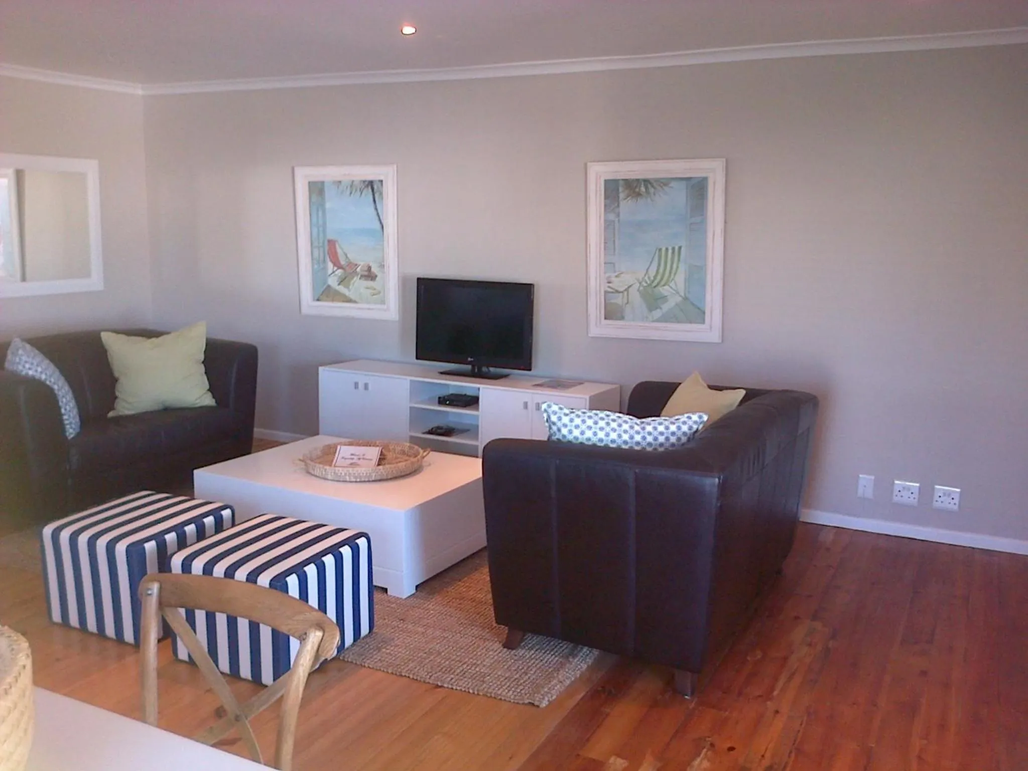 Living room in Kenjockity Self Catering Apartments