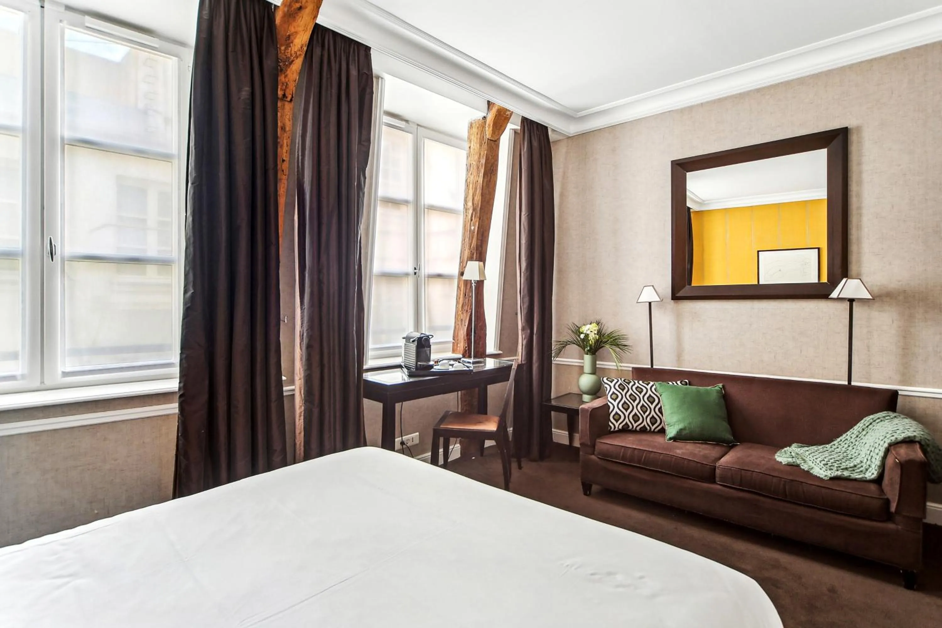 Living room, Bed in Victoires Opera