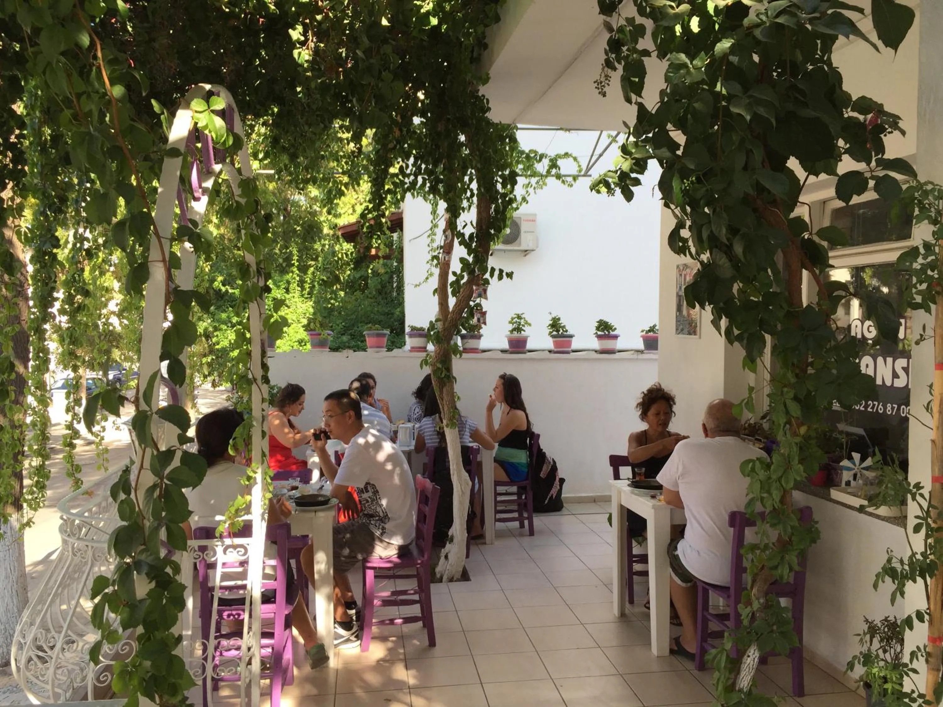 Restaurant/places to eat in Agan Pension