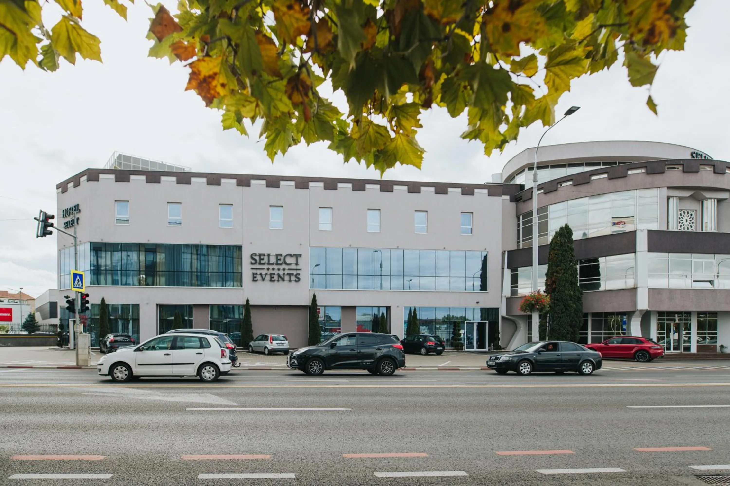 Property building in Hotel Select