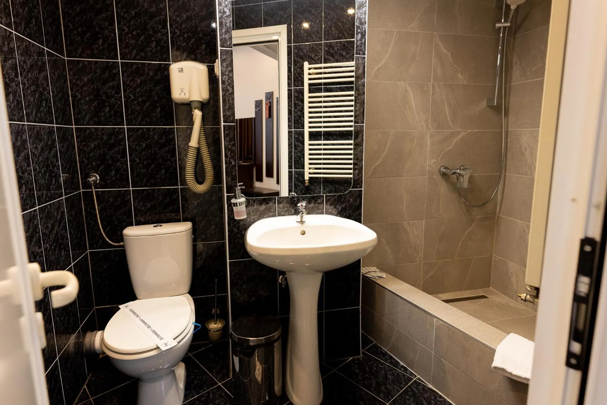 Bathroom in Hotel Select