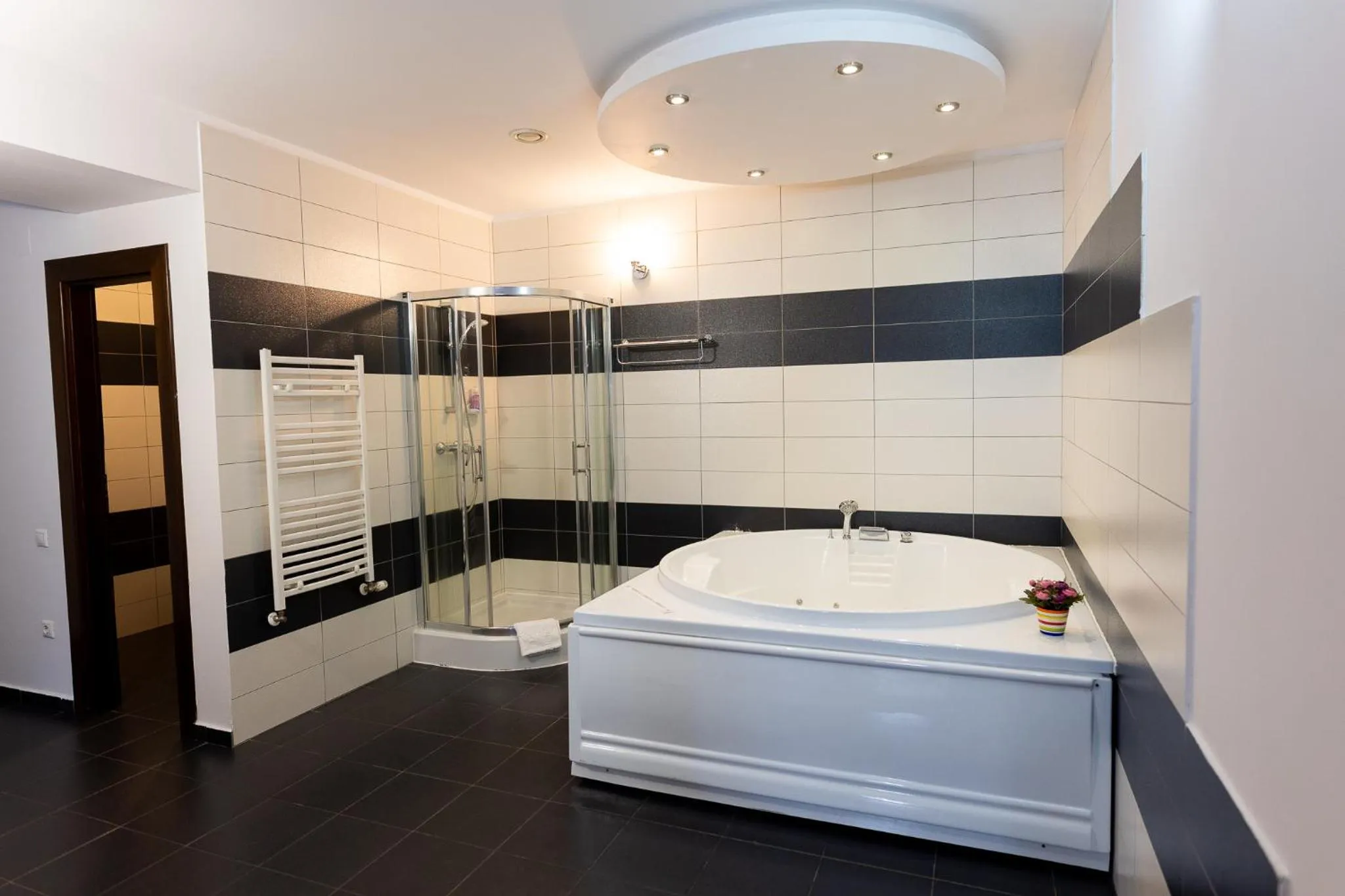 Hot Tub in Hotel Select