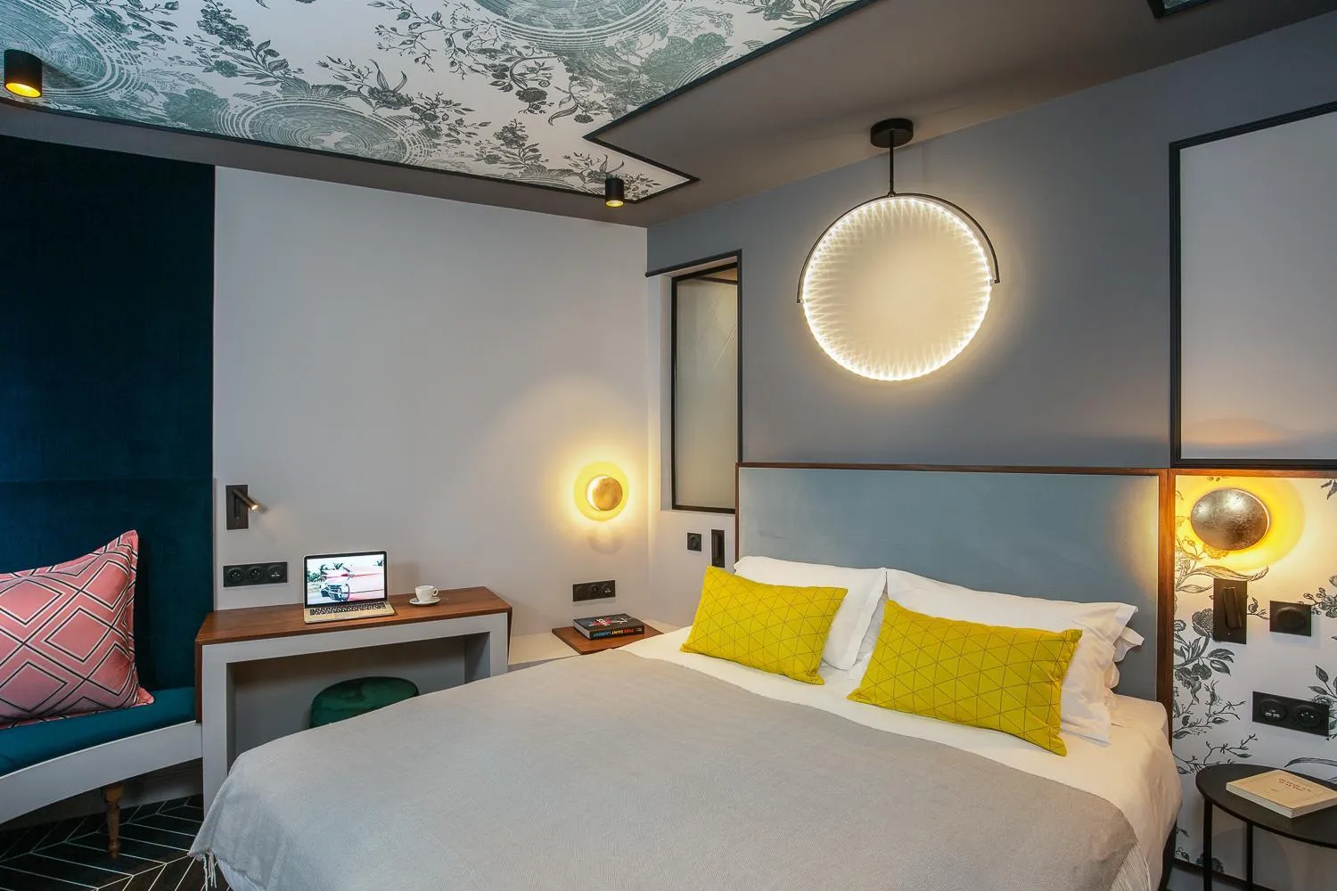 Photo of the whole room, Bed in Hotel Louison