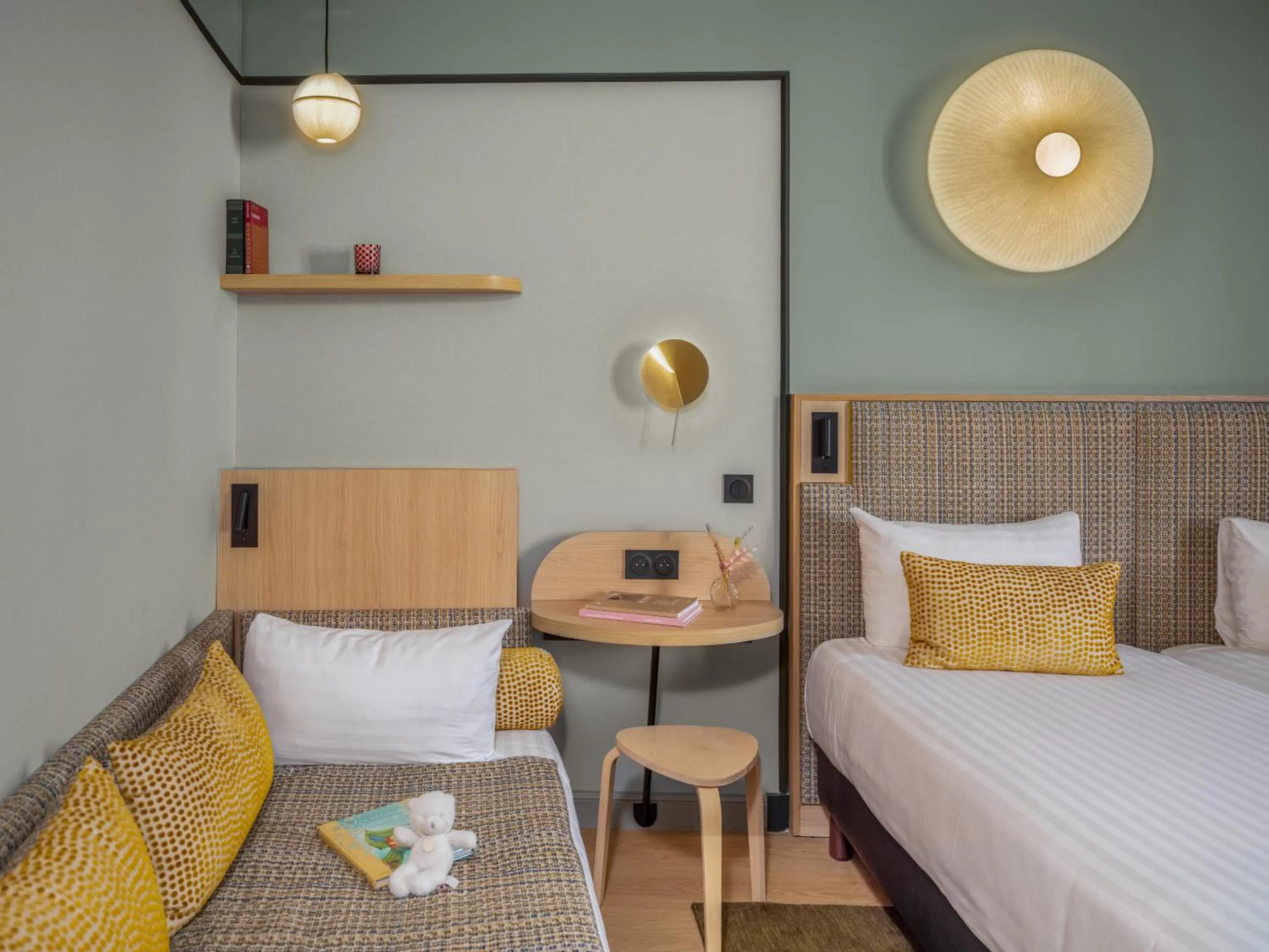 Shower, Bed in Hotel Louison