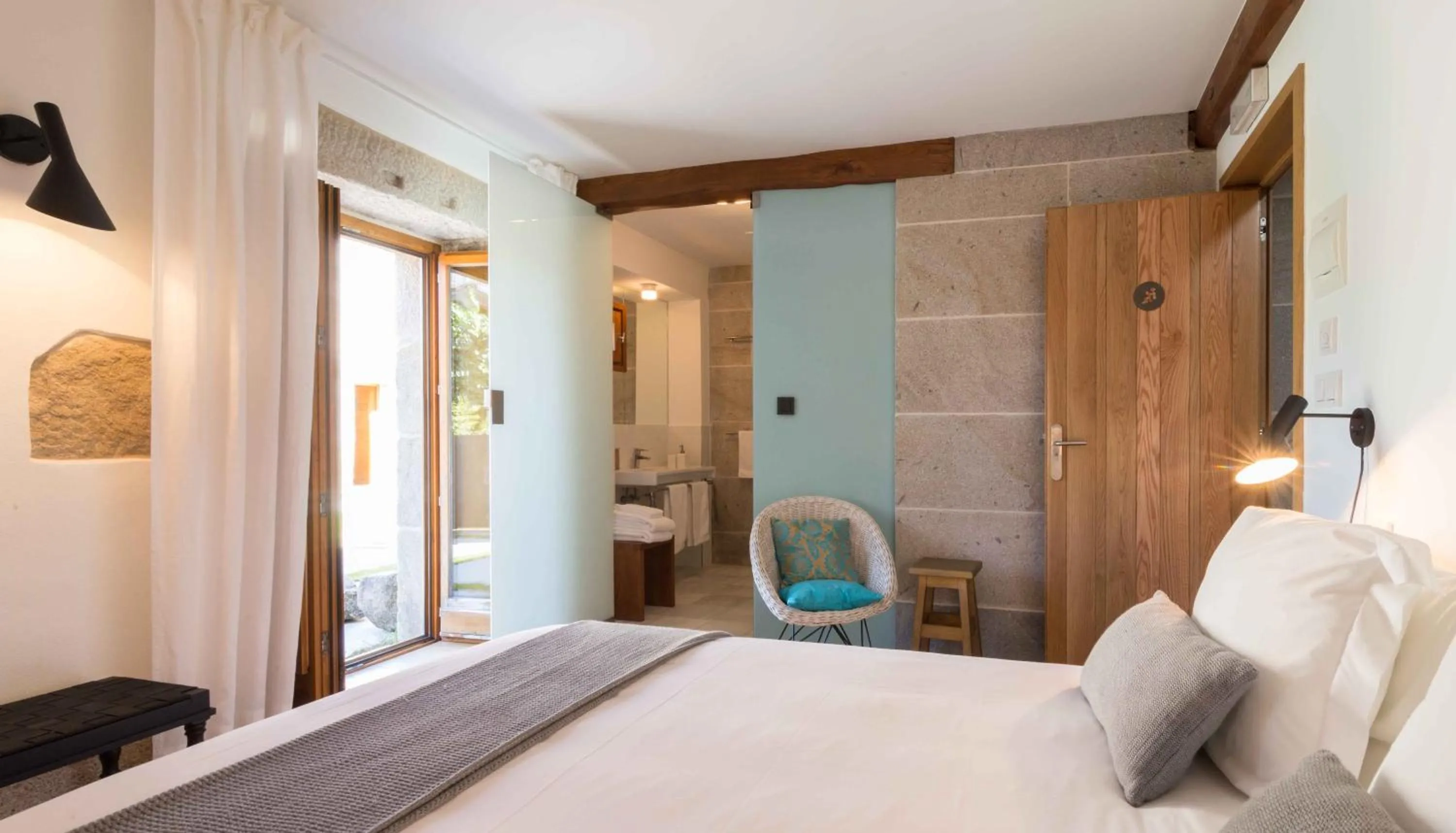 Day, Bed in Os Lambráns