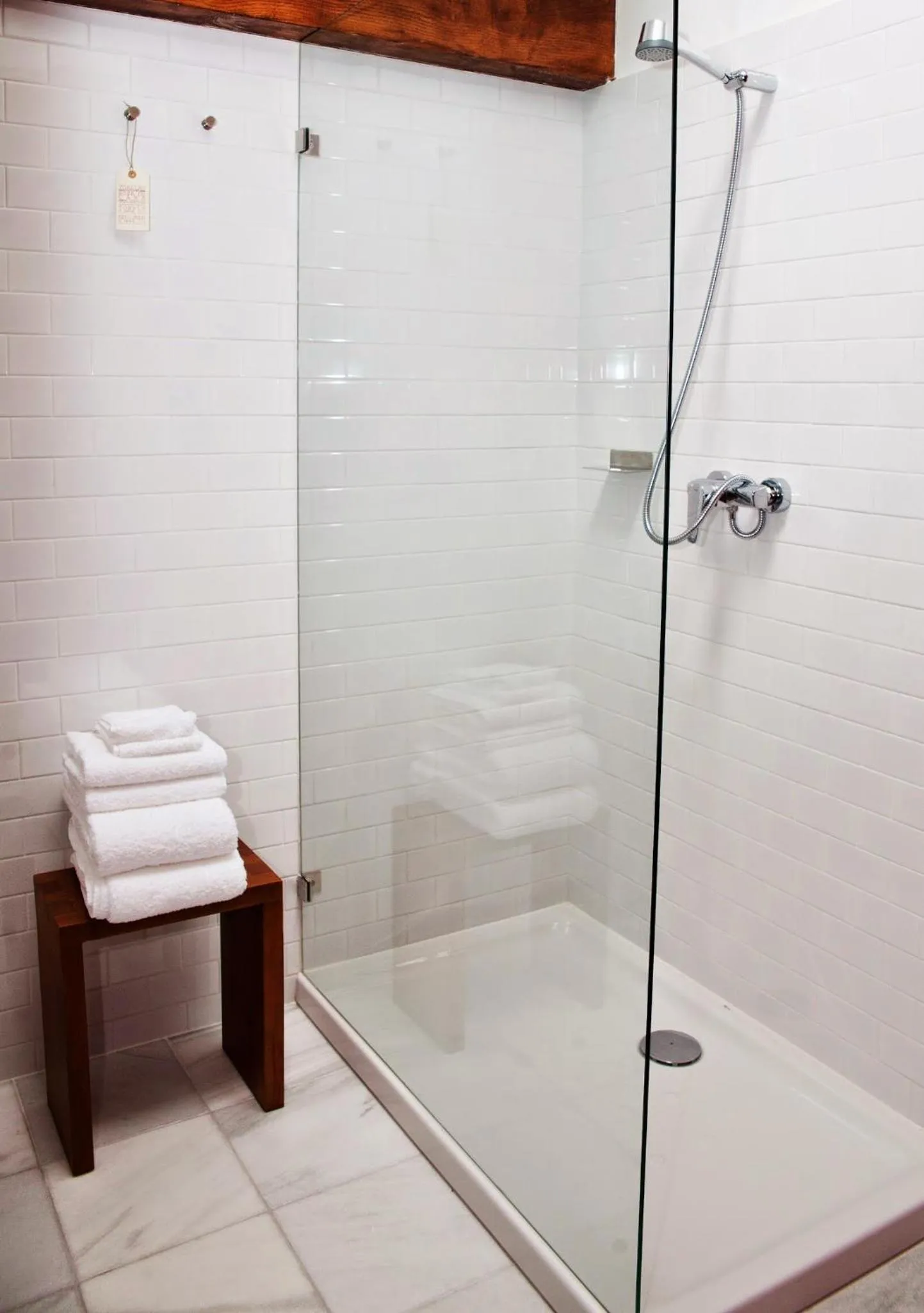 Shower in Os Lambráns