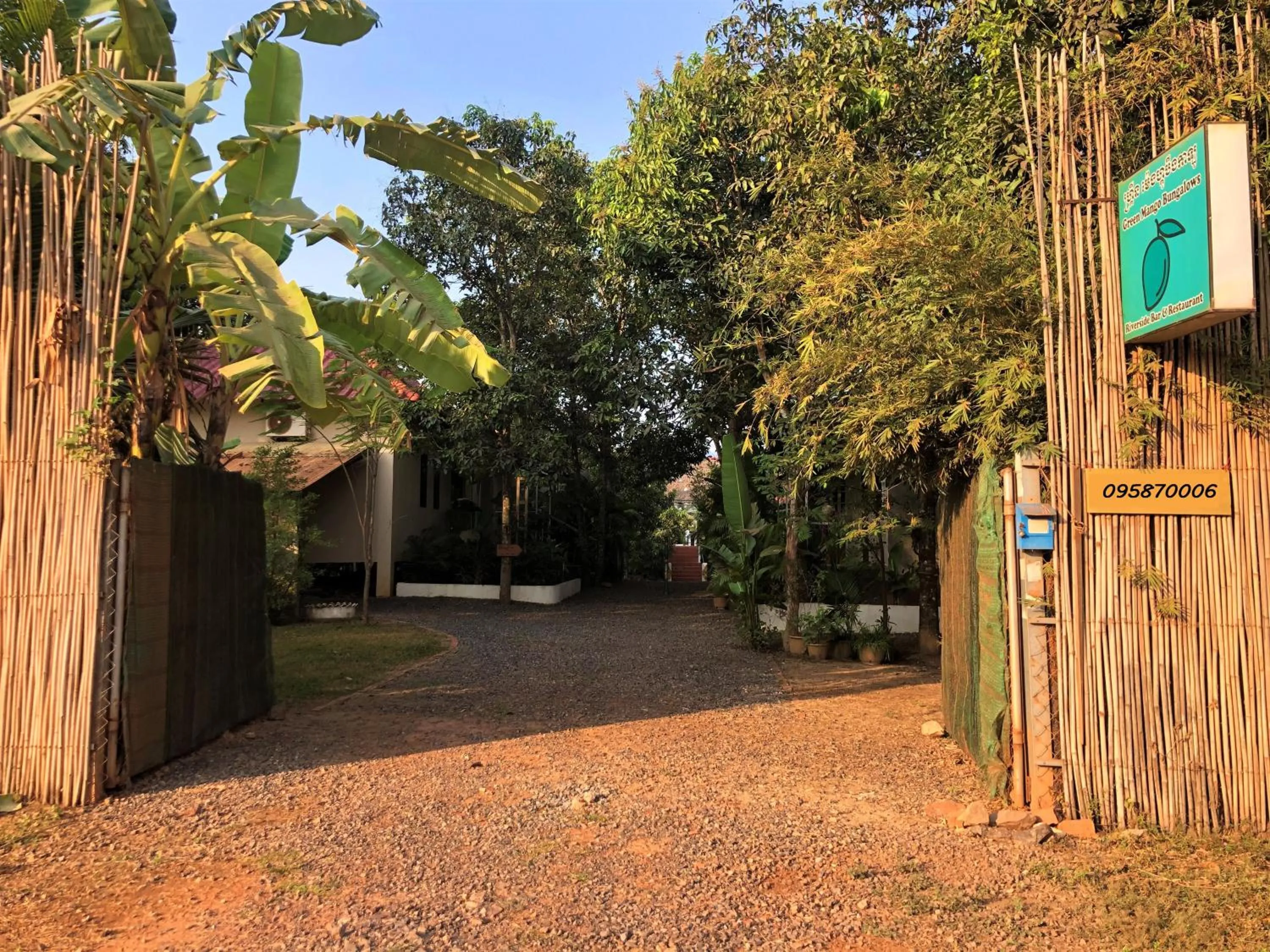 Facade/entrance in Green Mango Bungalows