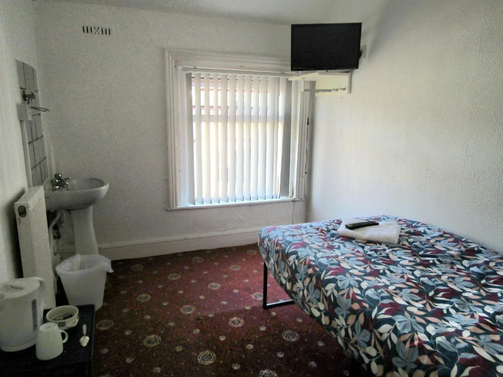 Bed in Wilsons Hotel - Blackpool Tower View