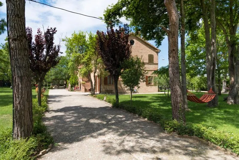 Facade/entrance in ValleChiara B&B