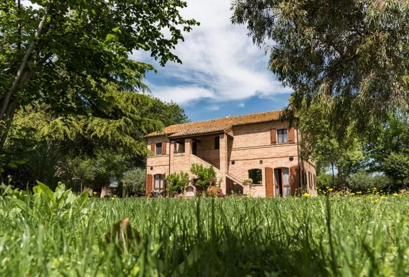 Facade/entrance in ValleChiara B&B