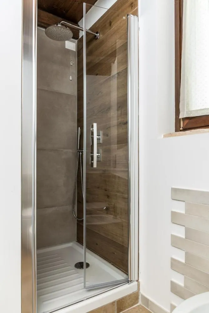 Bathroom in ValleChiara B&B