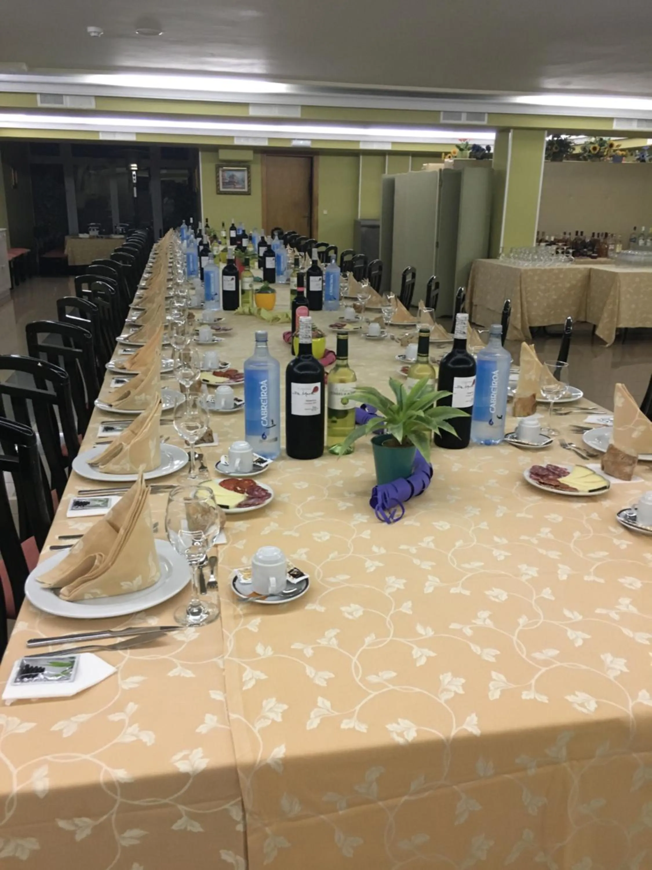 Restaurant/places to eat in Hotel Garcas