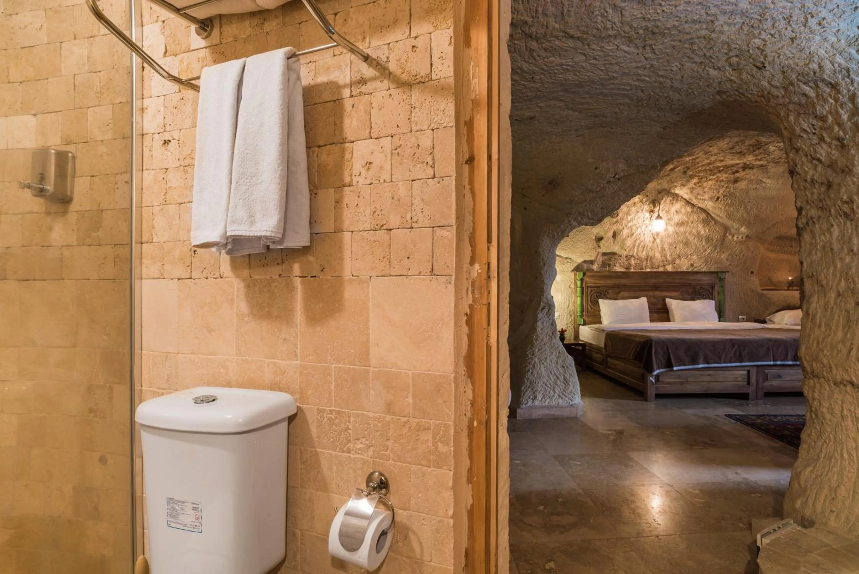 Bathroom, Bed in Atilla's Cave Hotel