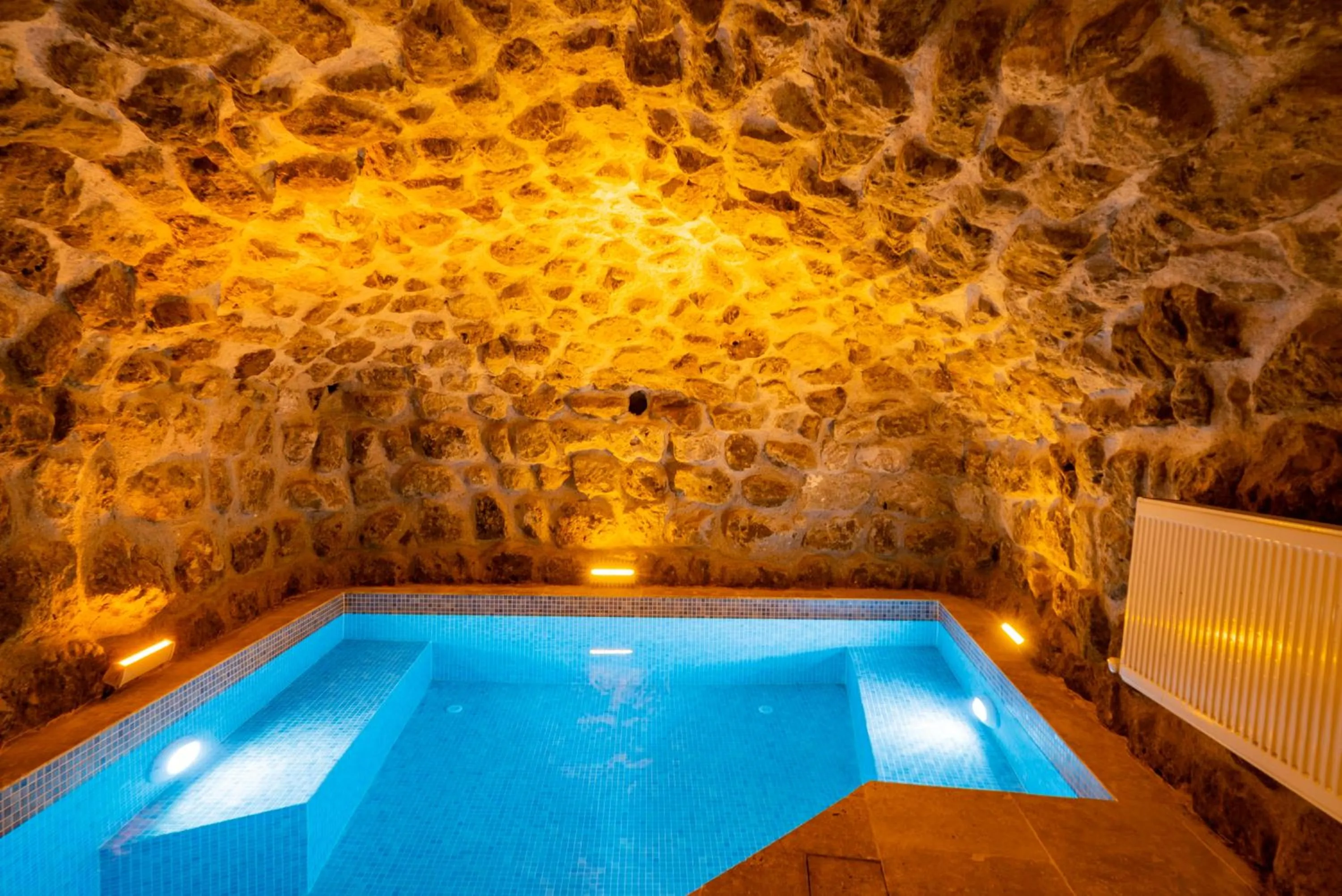 Swimming pool in Atilla's Cave Hotel
