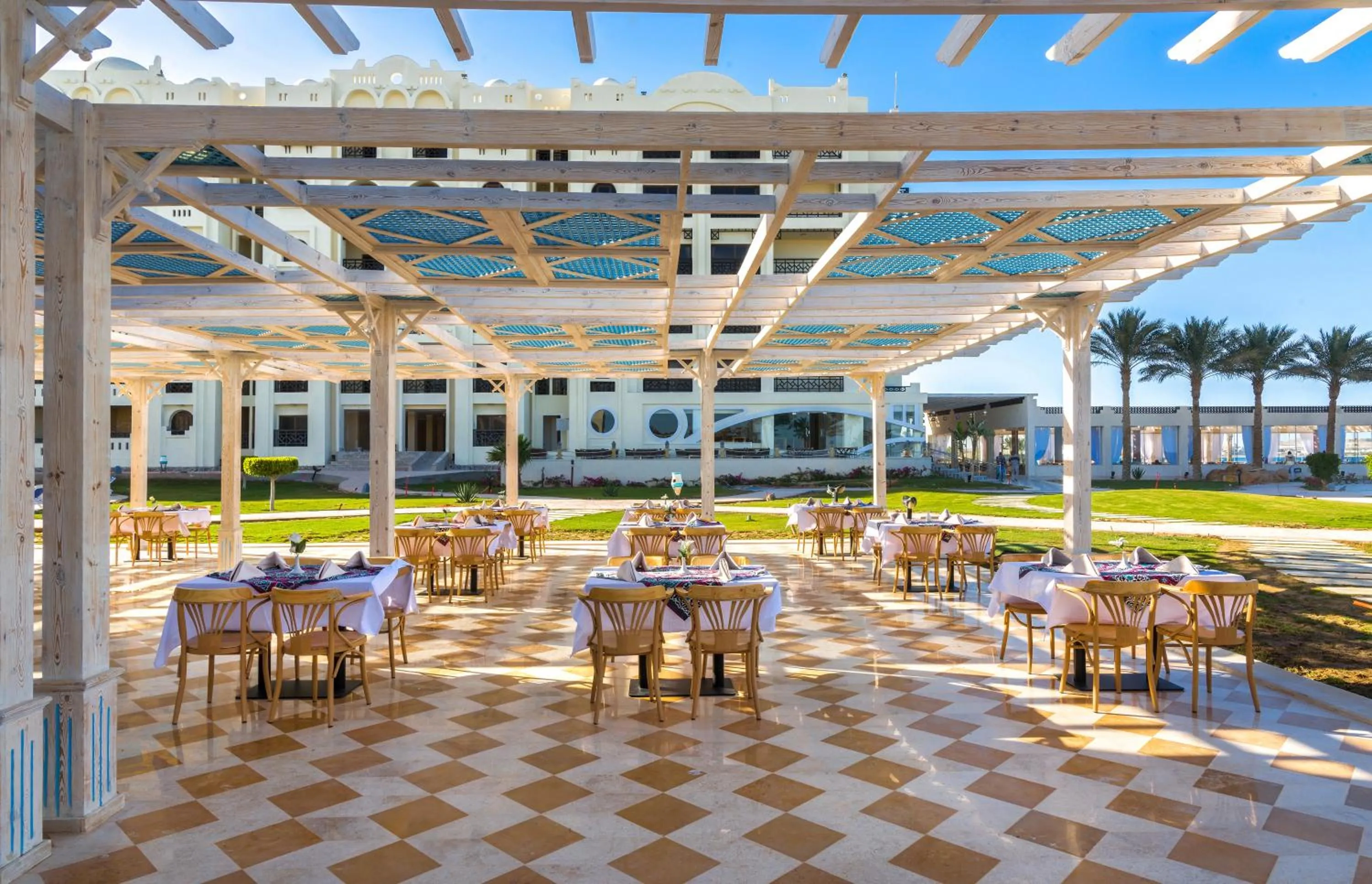 Restaurant/places to eat in Gravity Hotel & Aqua Park Sahl Hasheesh Families and Couples Only