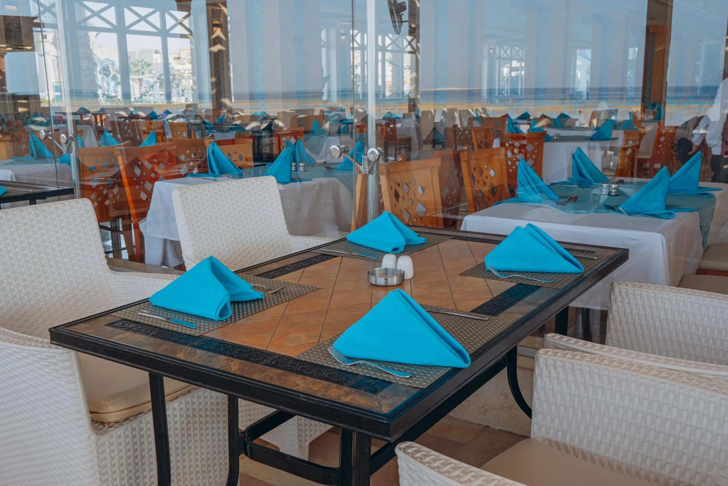 Restaurant/places to eat in Gravity Hotel & Aqua Park Sahl Hasheesh Families and Couples Only