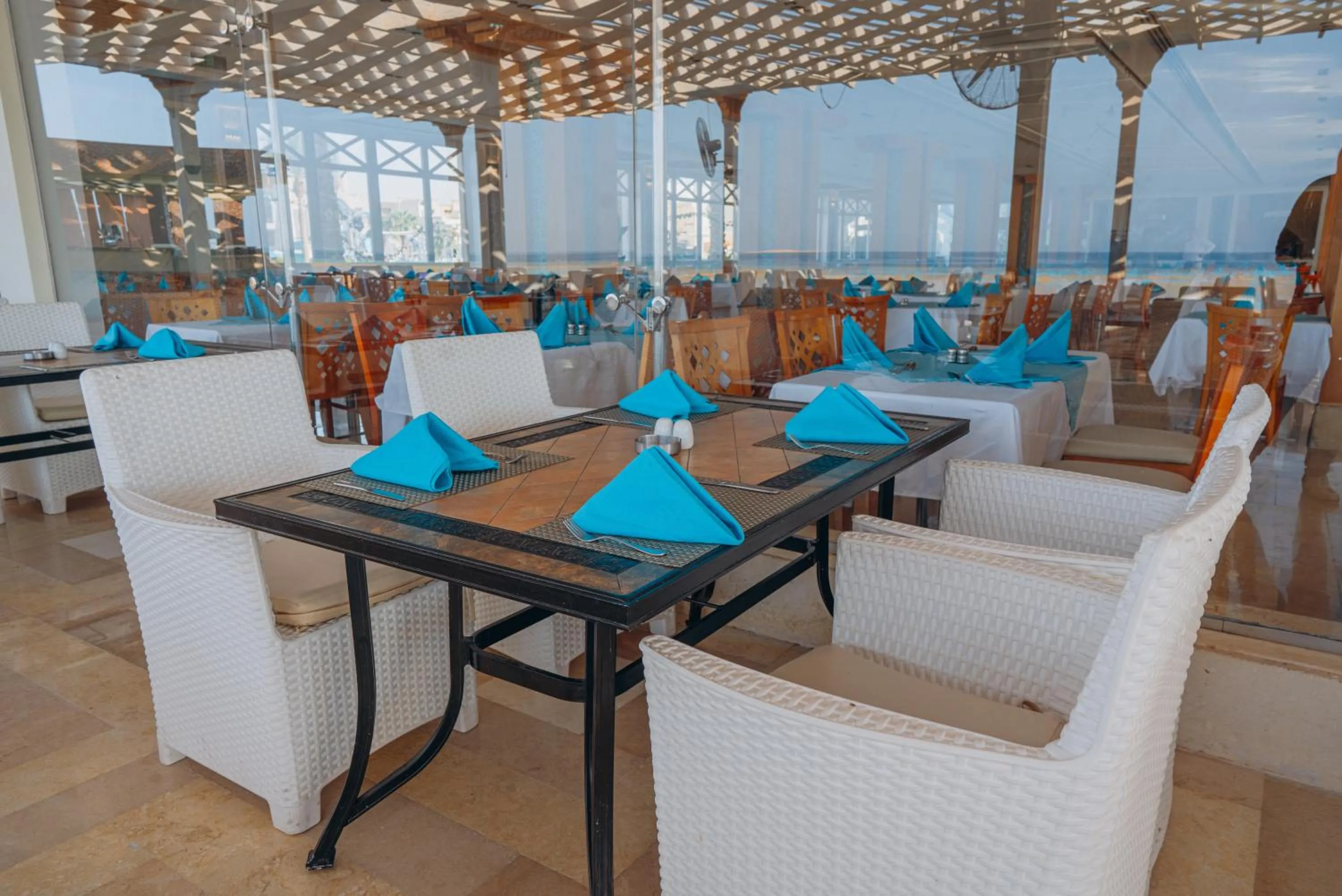 Restaurant/places to eat in Gravity Hotel & Aqua Park Sahl Hasheesh Families and Couples Only