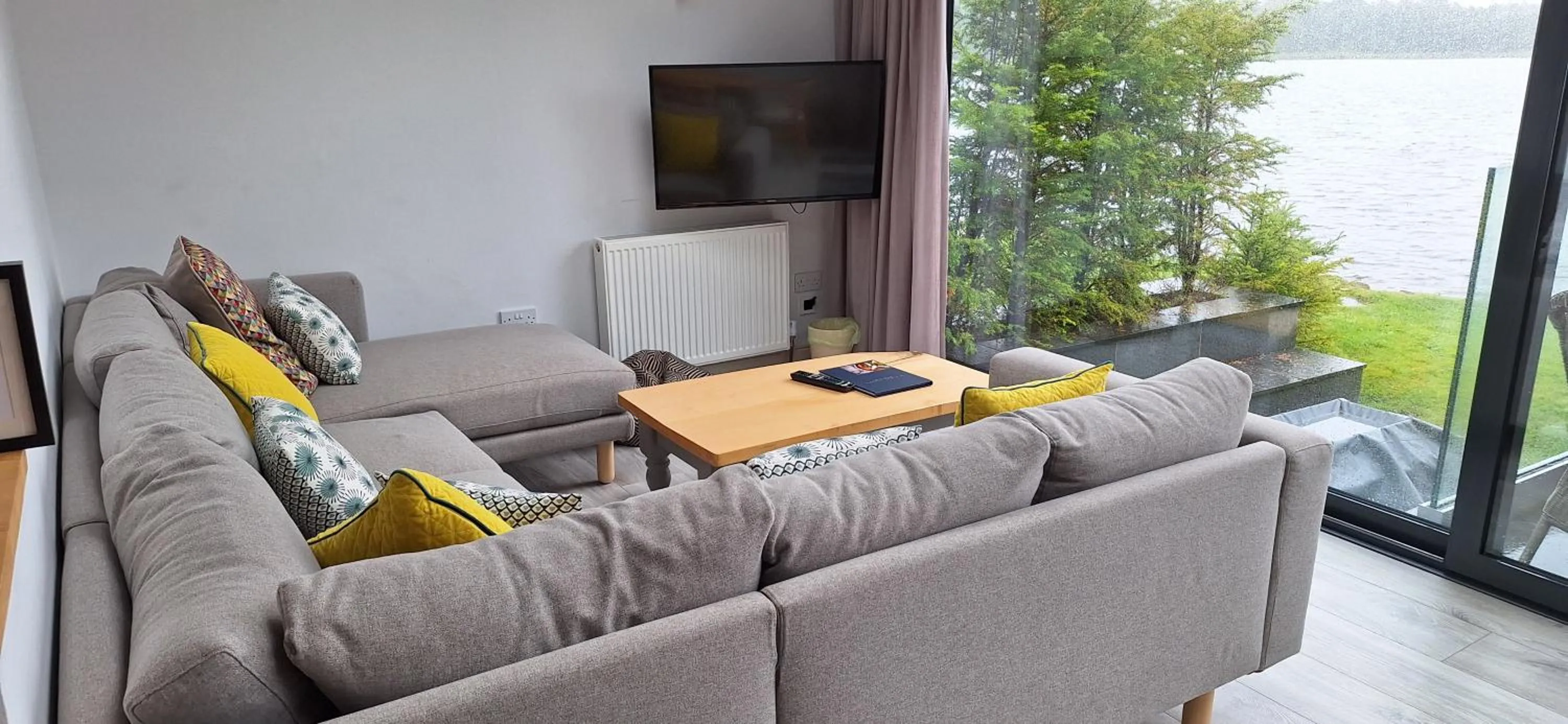 Lake view in Lochend Chalets