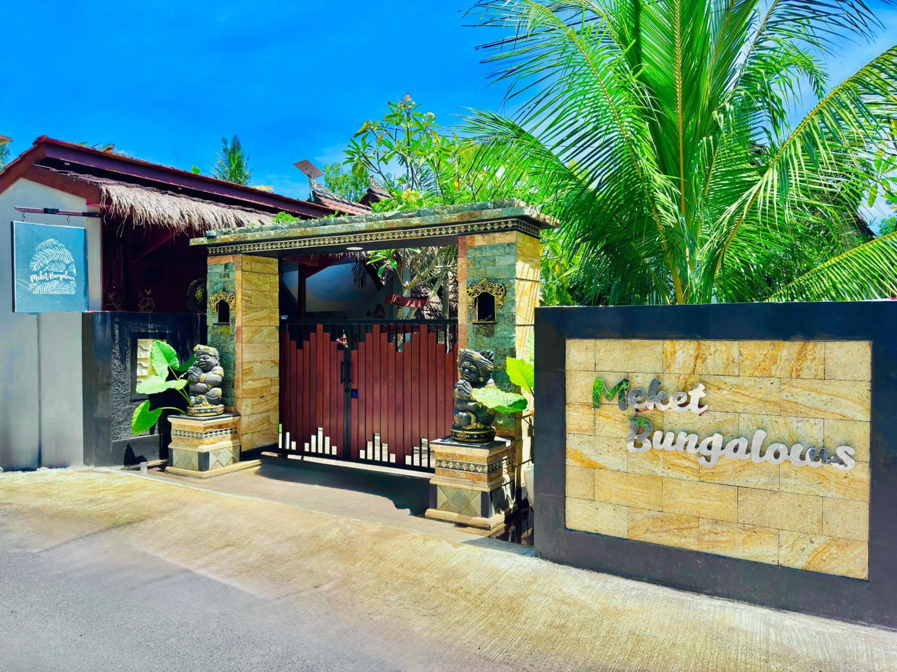 Facade/entrance in Meket Bungalows