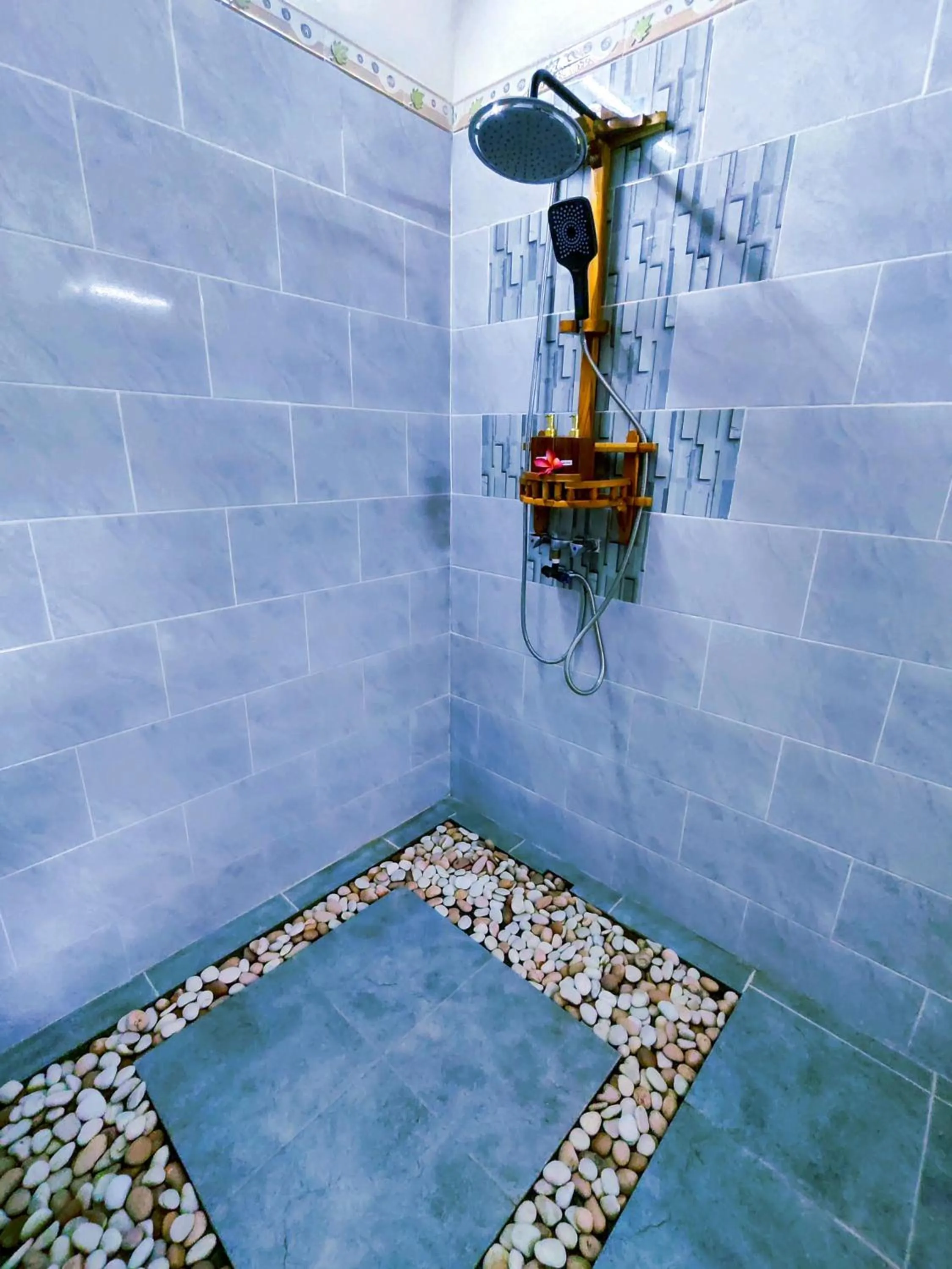 Shower in Meket Bungalows