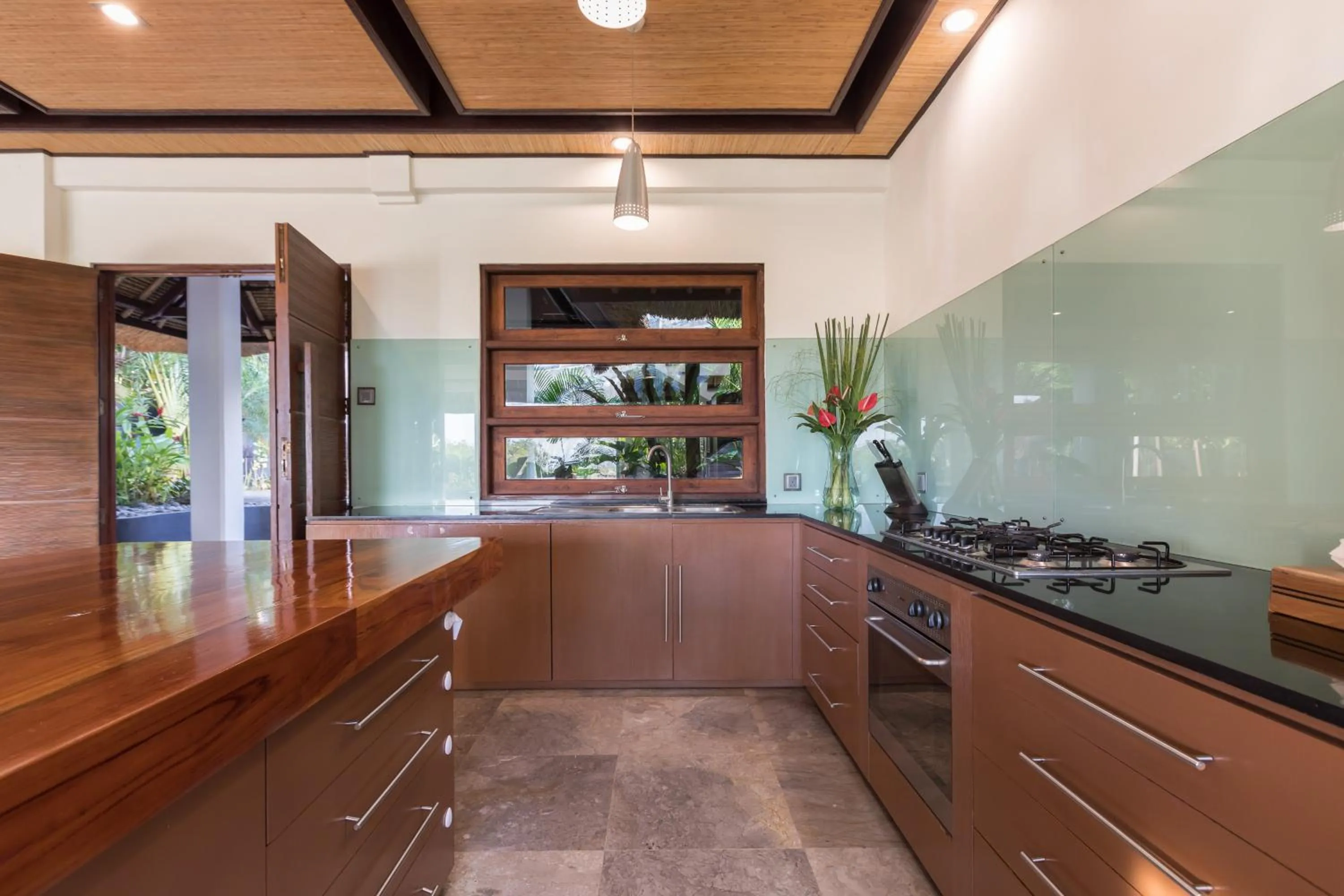 Kitchen or kitchenette in Villa Djani Balangan by Nagisa Bali