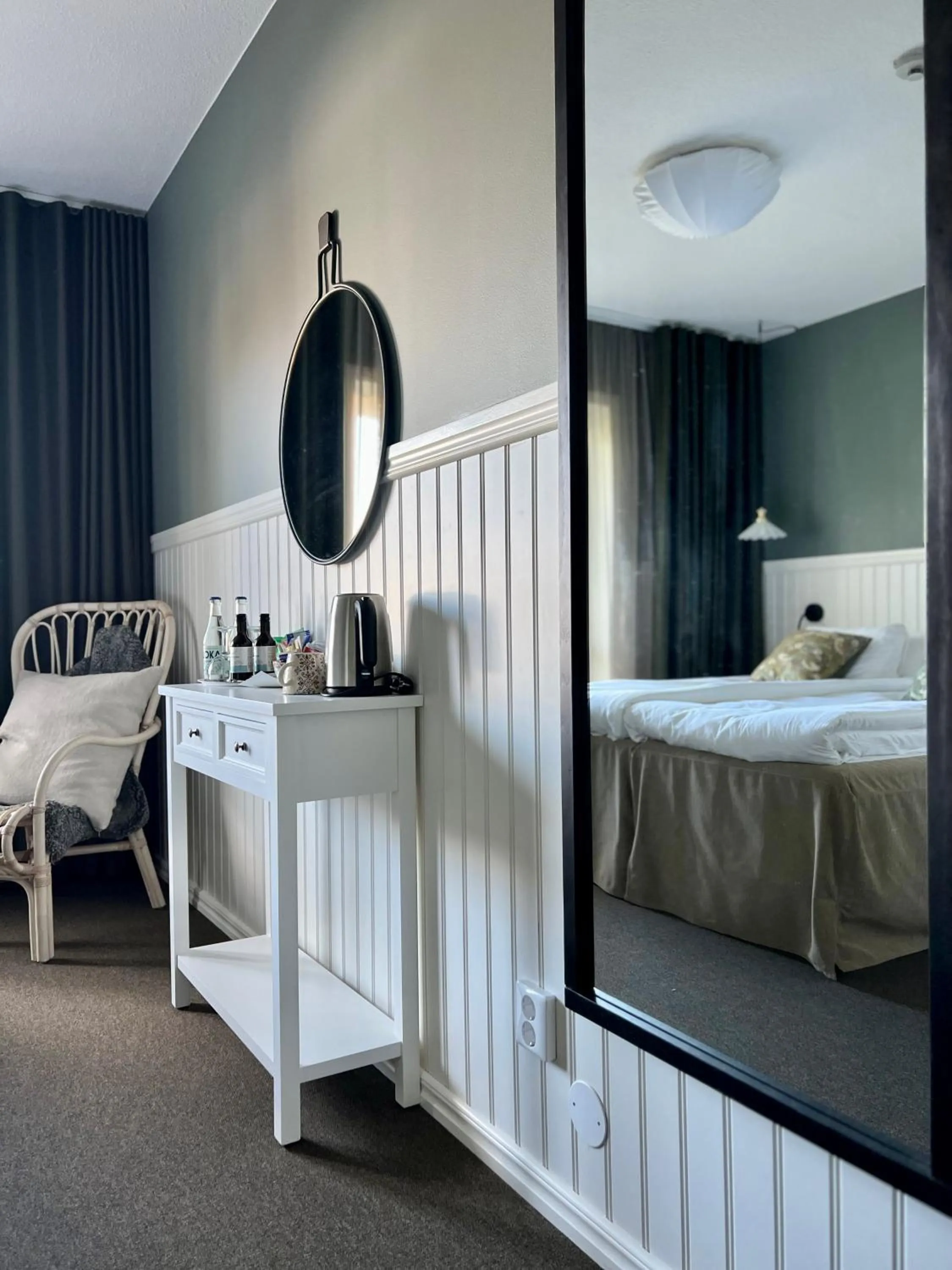 Photo of the whole room, Bed in Två Skyttlar