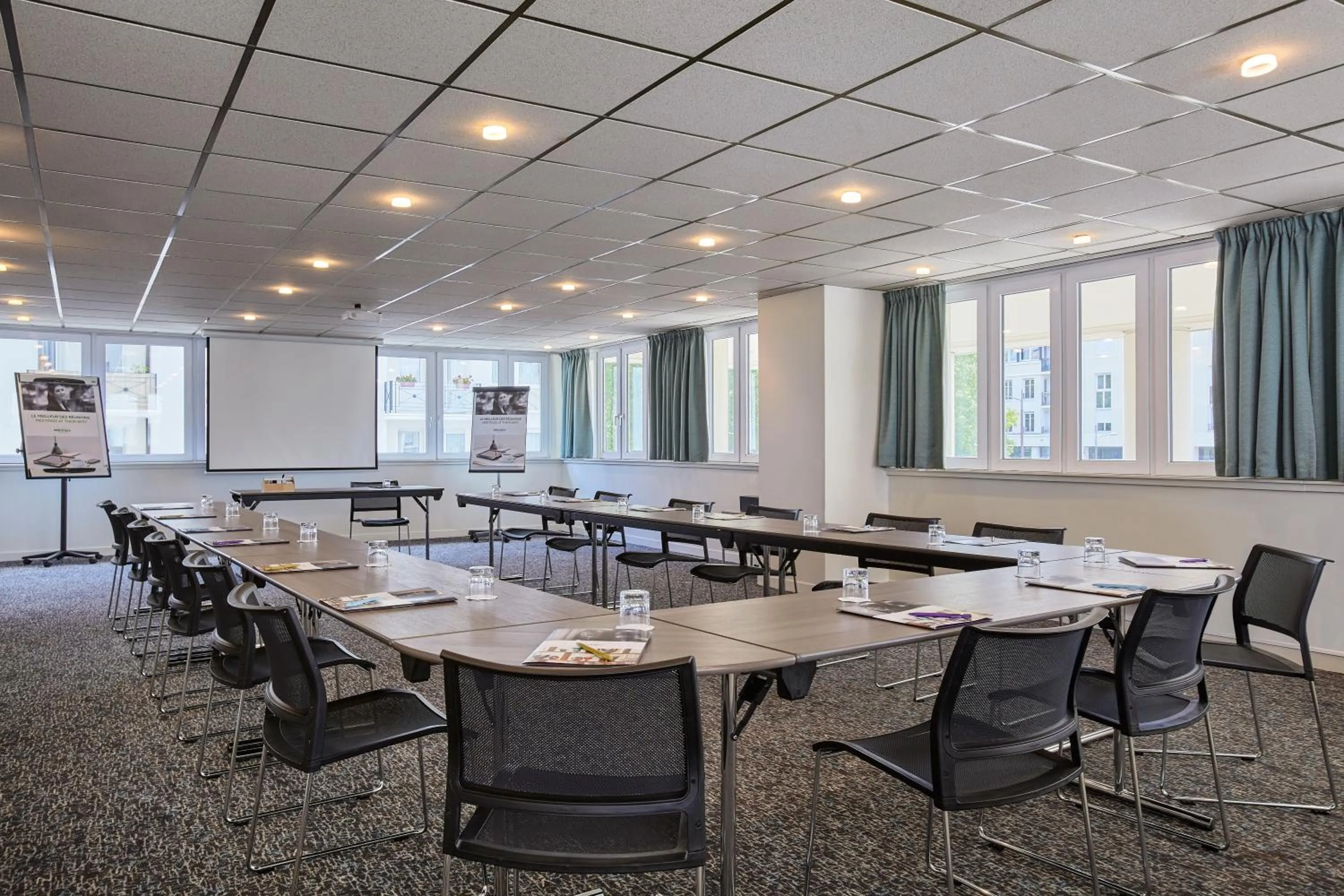 Meeting/conference room in Hôtel Mercure Marne-la-Vallée Bussy St Georges