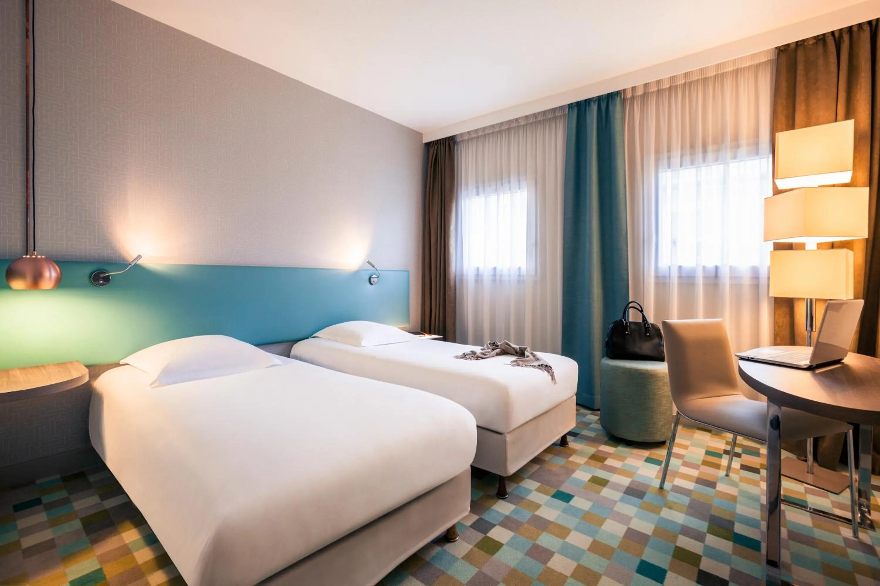 Bed in Hôtel Mercure Marne-la-Vallée Bussy St Georges