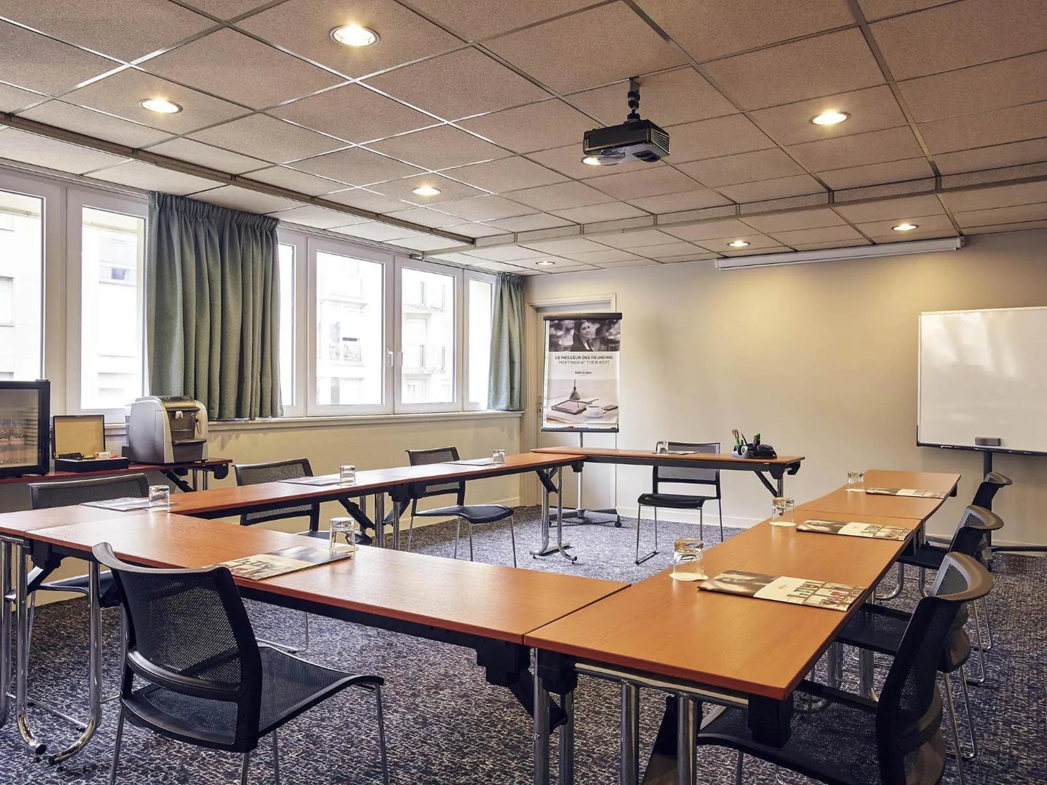 Meeting/conference room in Hôtel Mercure Marne-la-Vallée Bussy St Georges