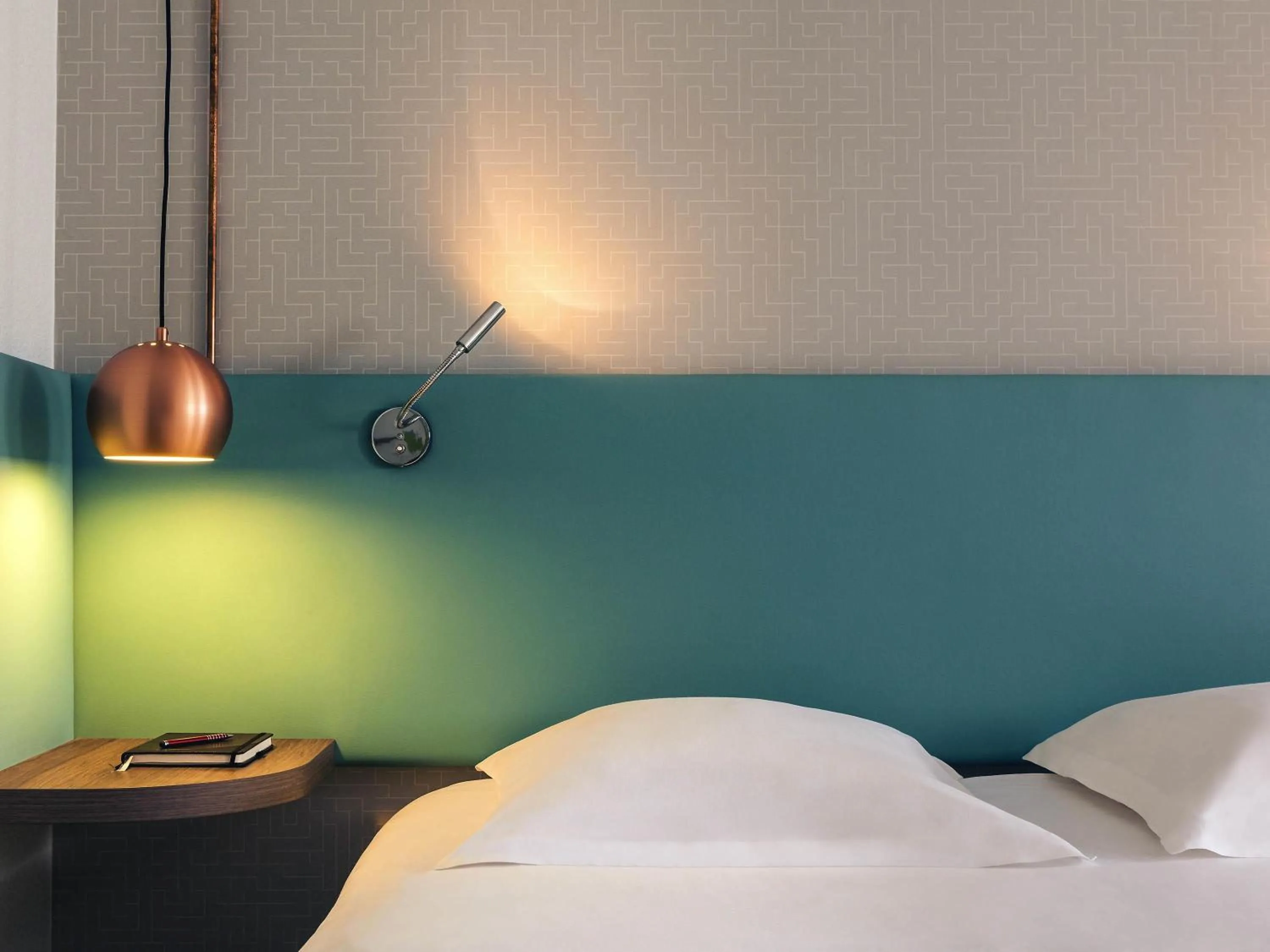 Bedroom, Bed in Hôtel Mercure Marne-la-Vallée Bussy St Georges