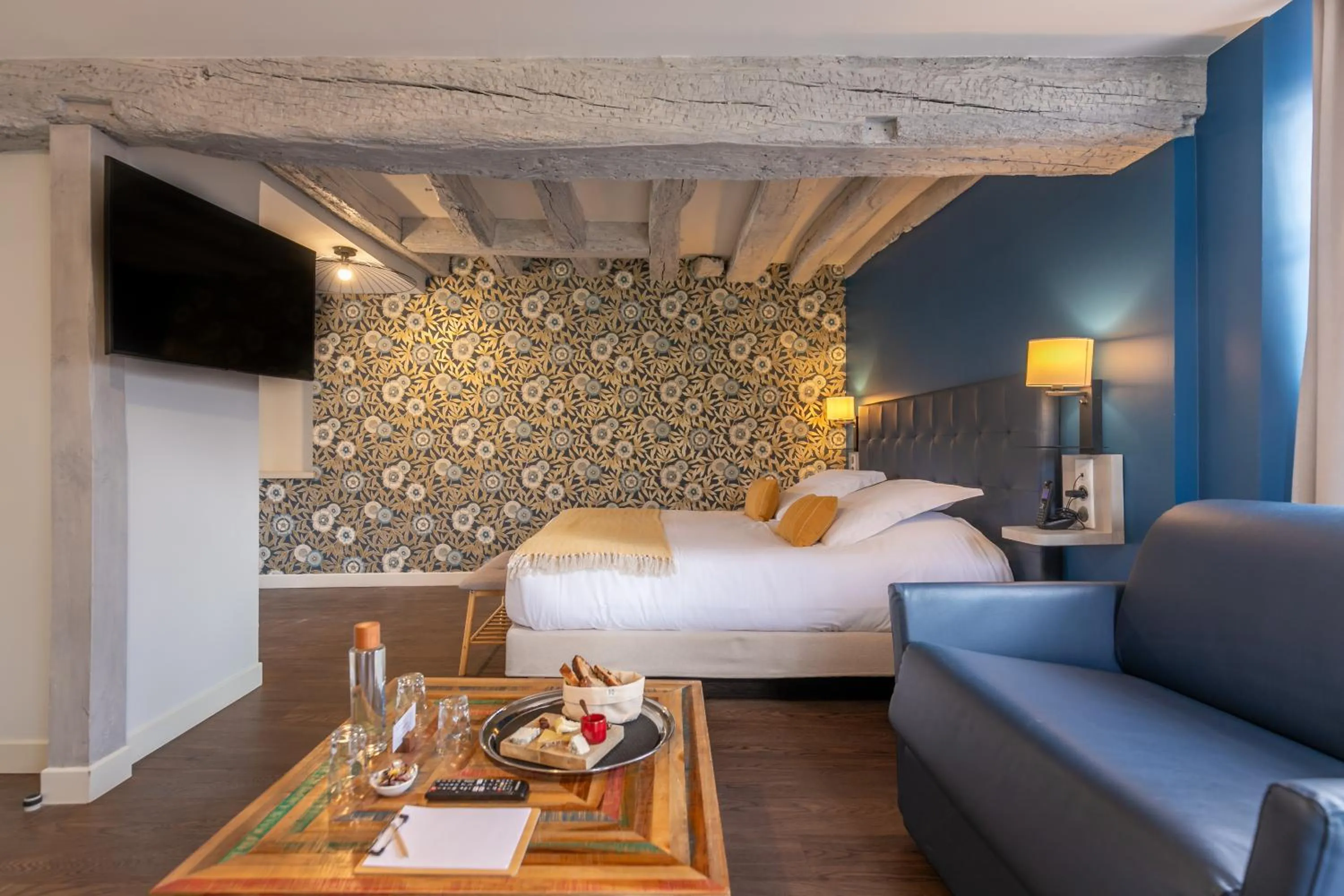 TV and multimedia, Bed in Auberge de la Caillère