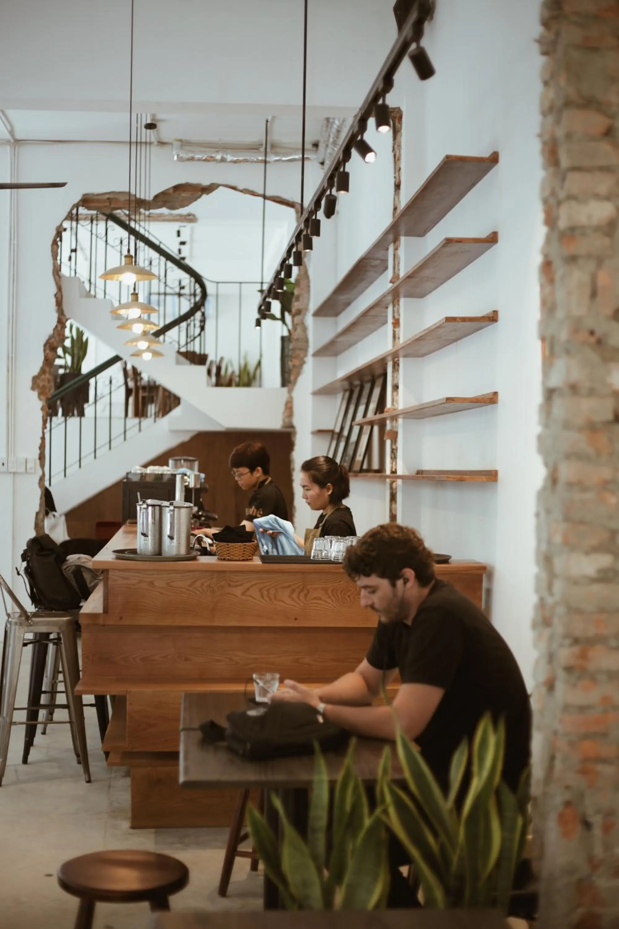 Restaurant/places to eat in Leaf Signature Hotel - Lá Group