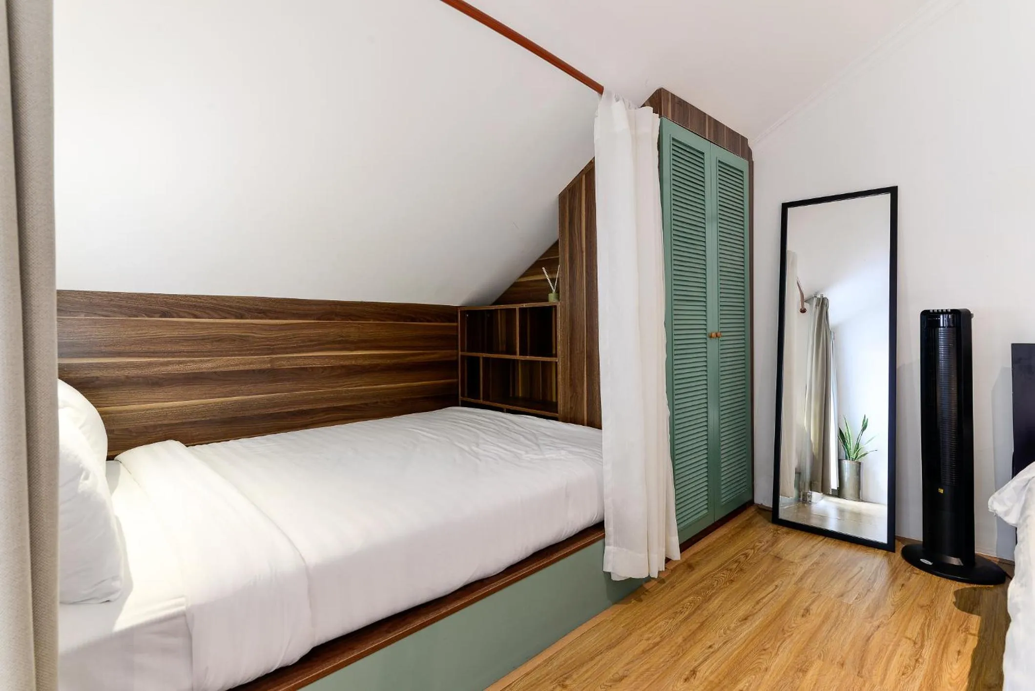 Bed in Leaf Signature Hotel - Lá Group