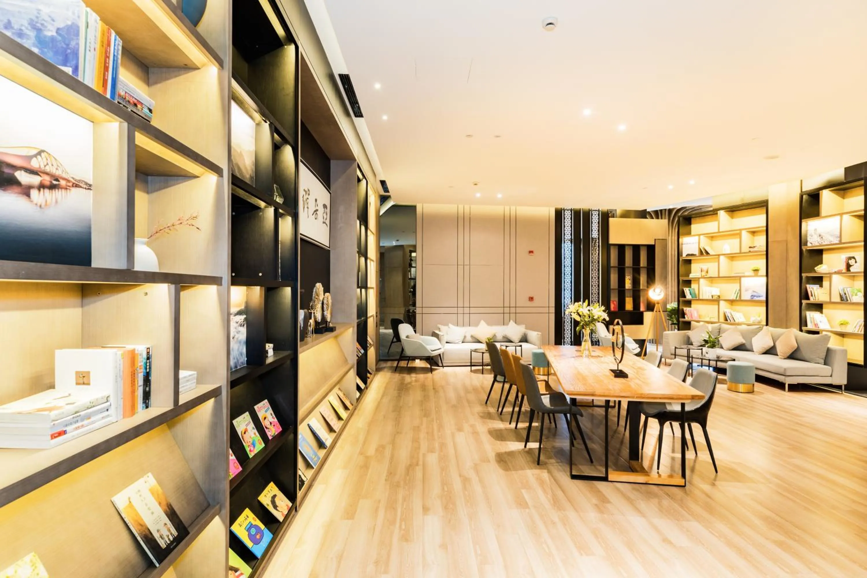 Lobby or reception in Atour Jiaozhou Qingdao Hotel