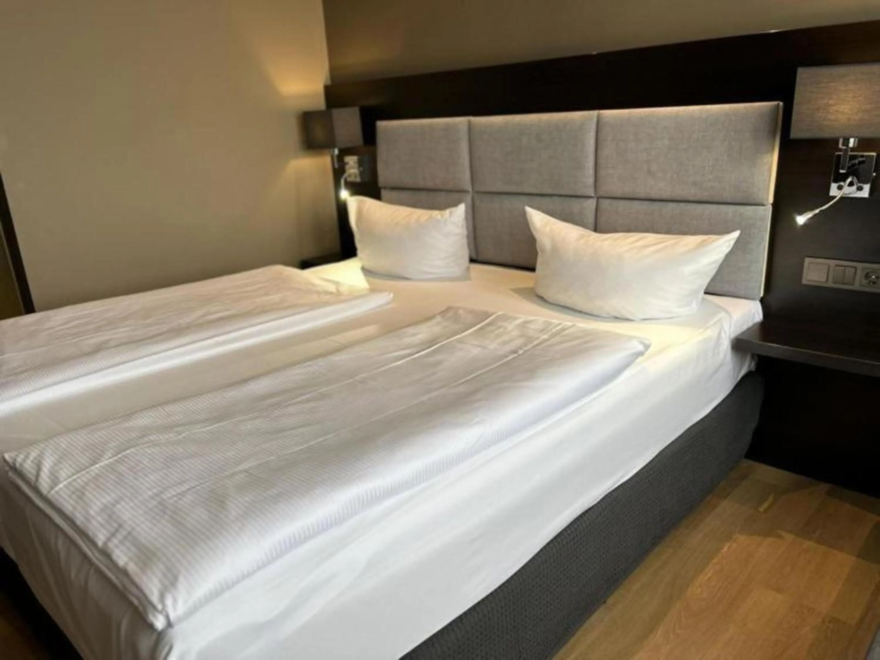 Photo of the whole room, Bed in Zi Hotel