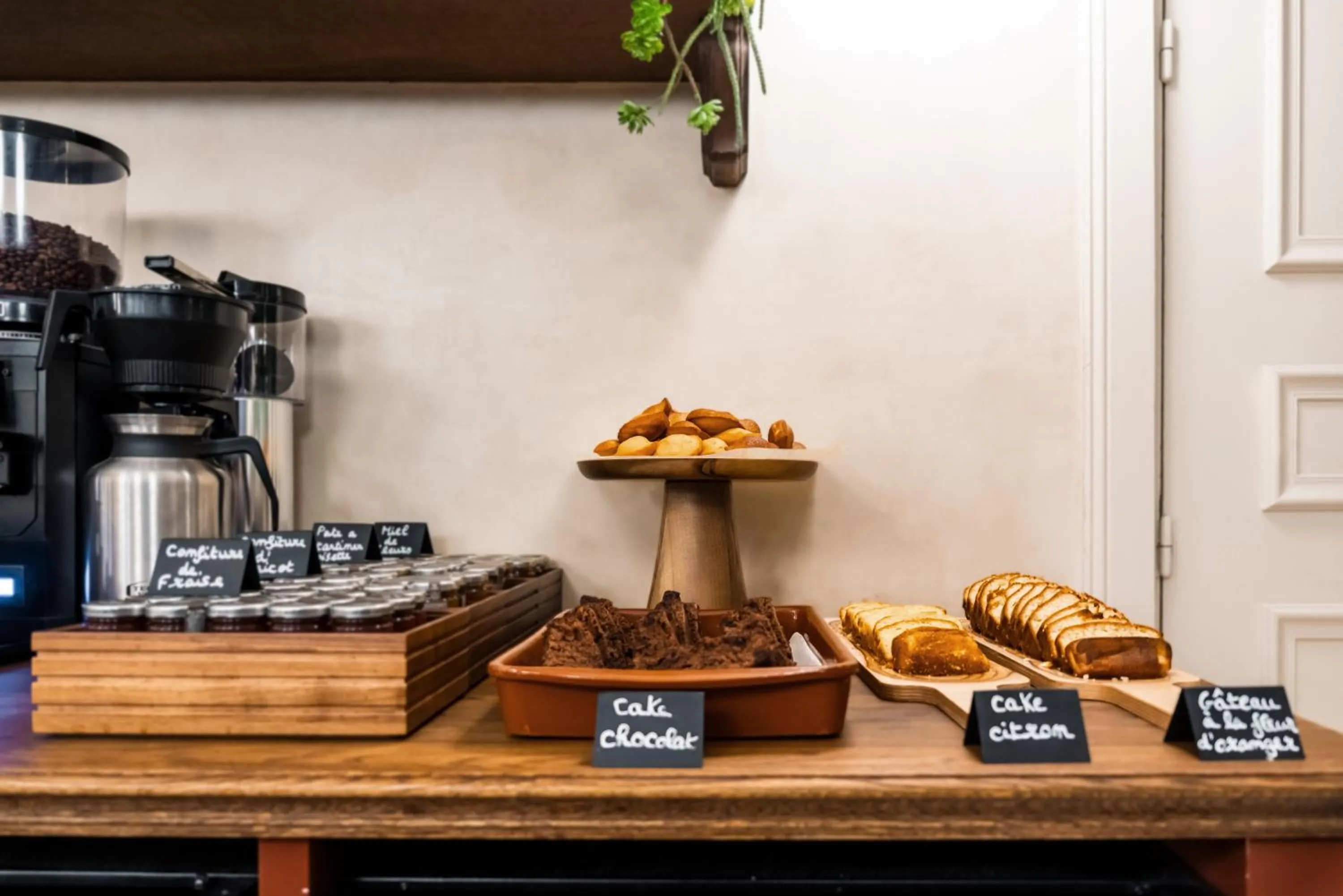 Breakfast in Maison Eugenie