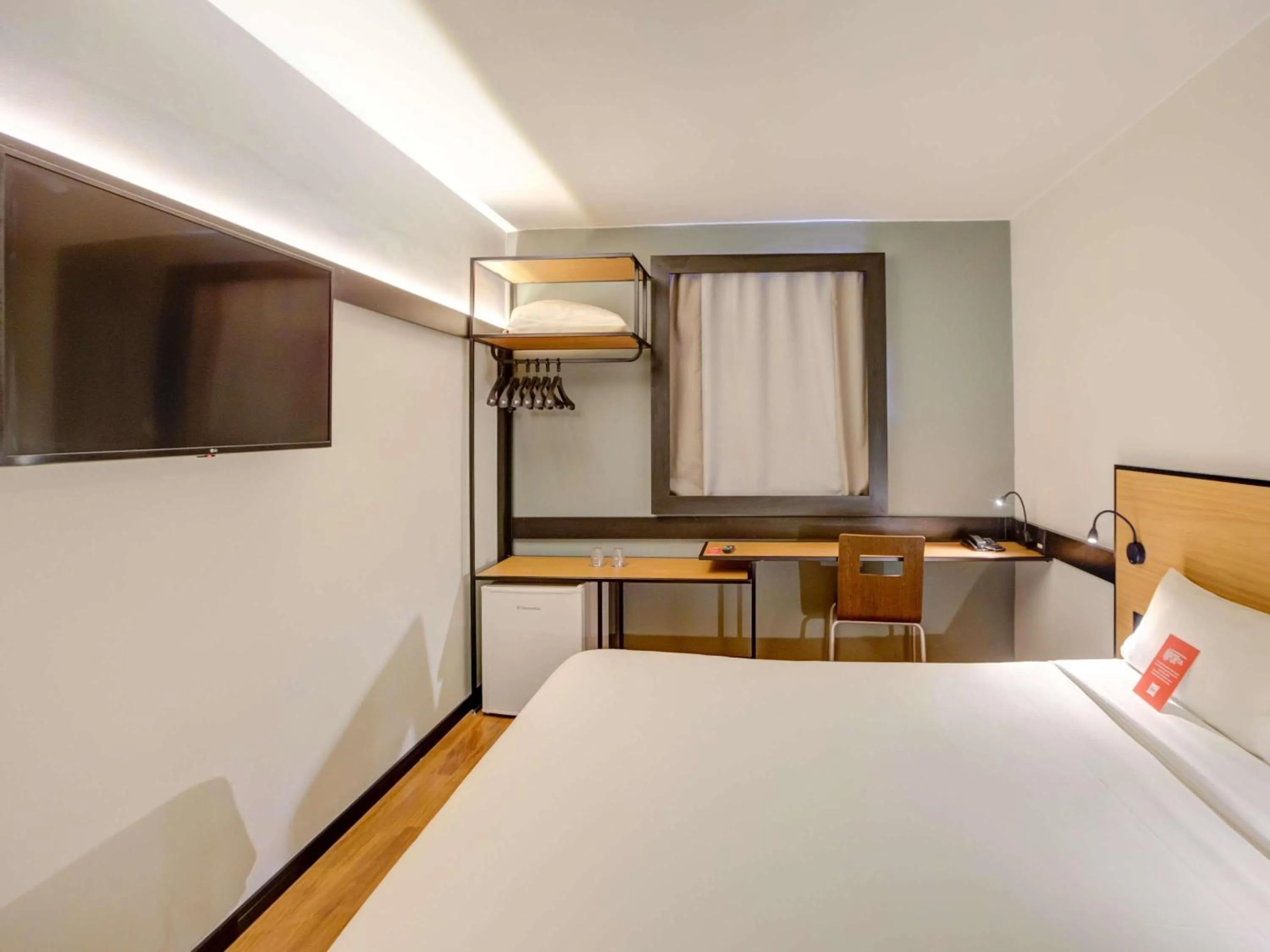 Bedroom, Bed in ibis Vitoria Praia de Camburi