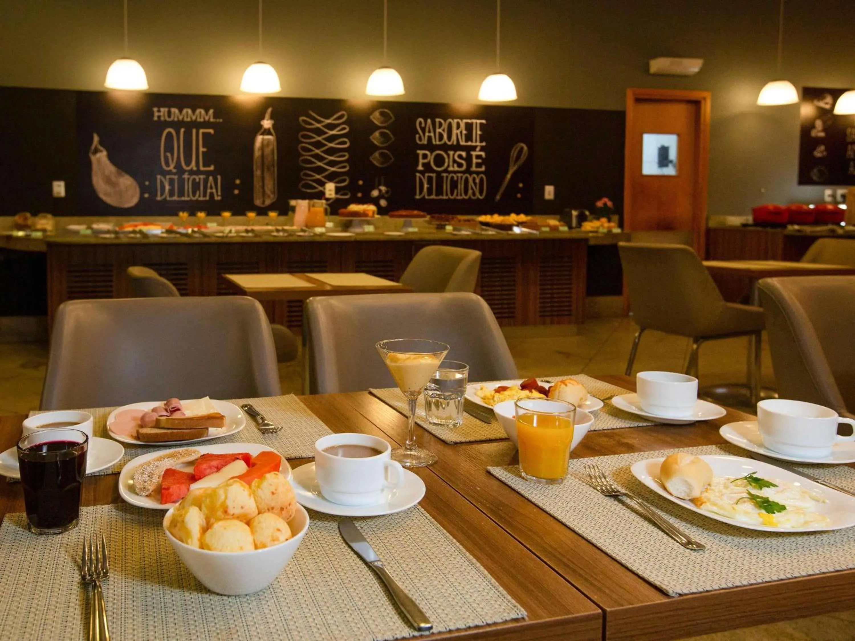 Restaurant/places to eat in ibis Vitoria Praia de Camburi