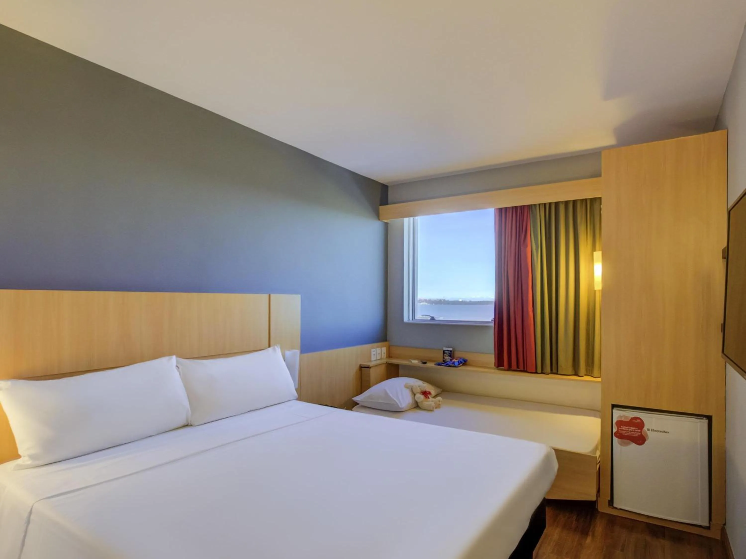 Bedroom, Bed in ibis Vitoria Praia de Camburi