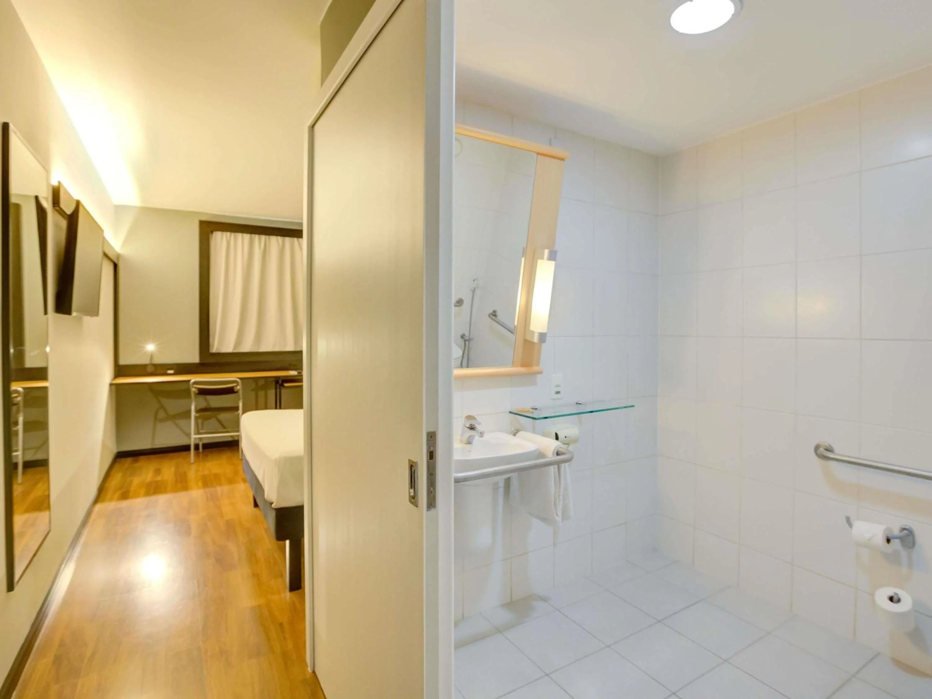 Bedroom in ibis Vitoria Praia de Camburi