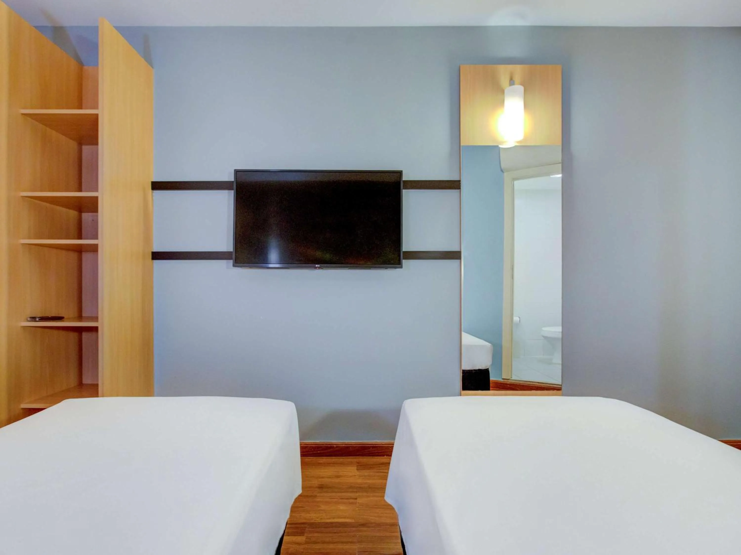 Superior Apartment with Twin Beds in ibis Vitoria Praia de Camburi