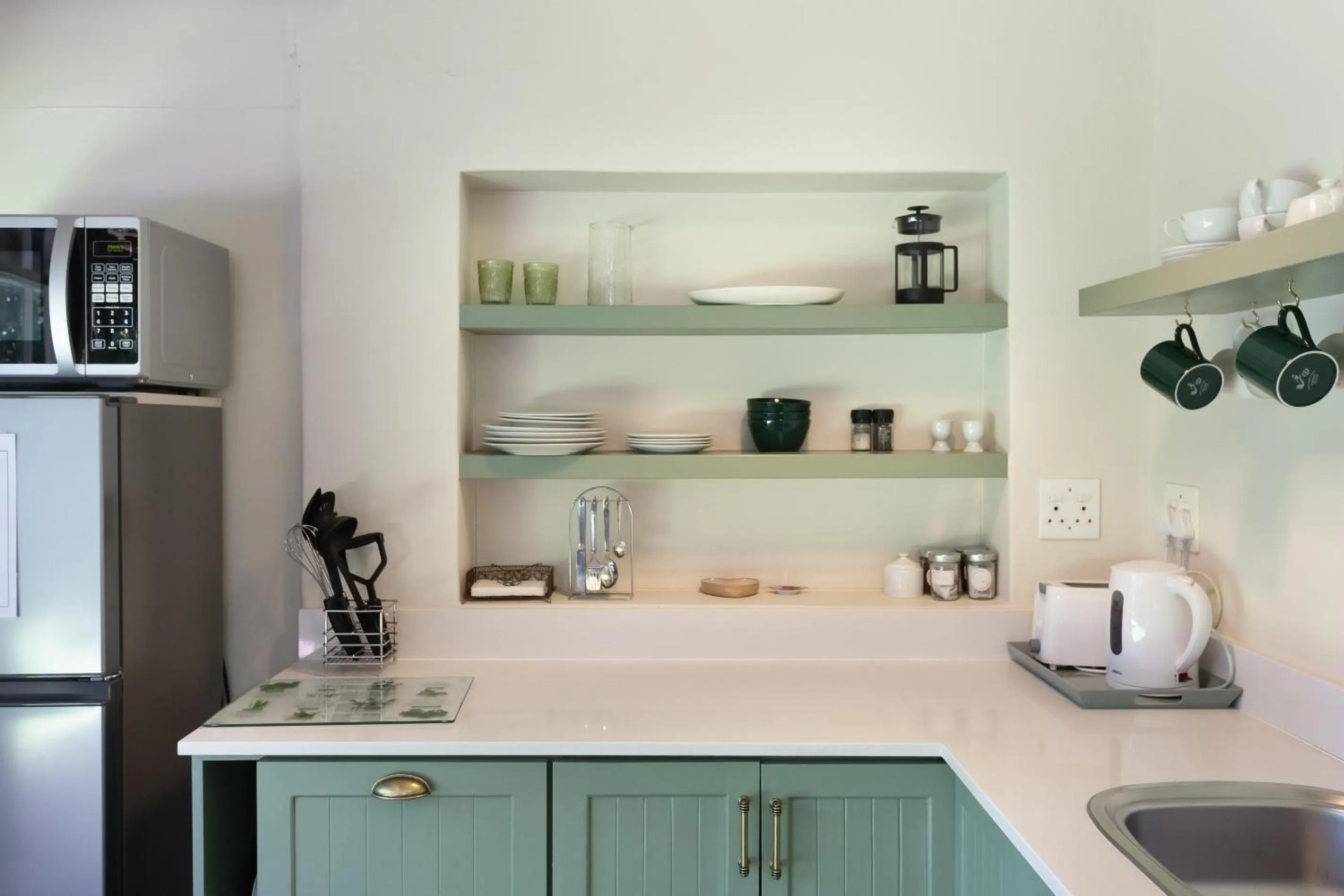 Coffee/tea facilities in Sandown Lodge